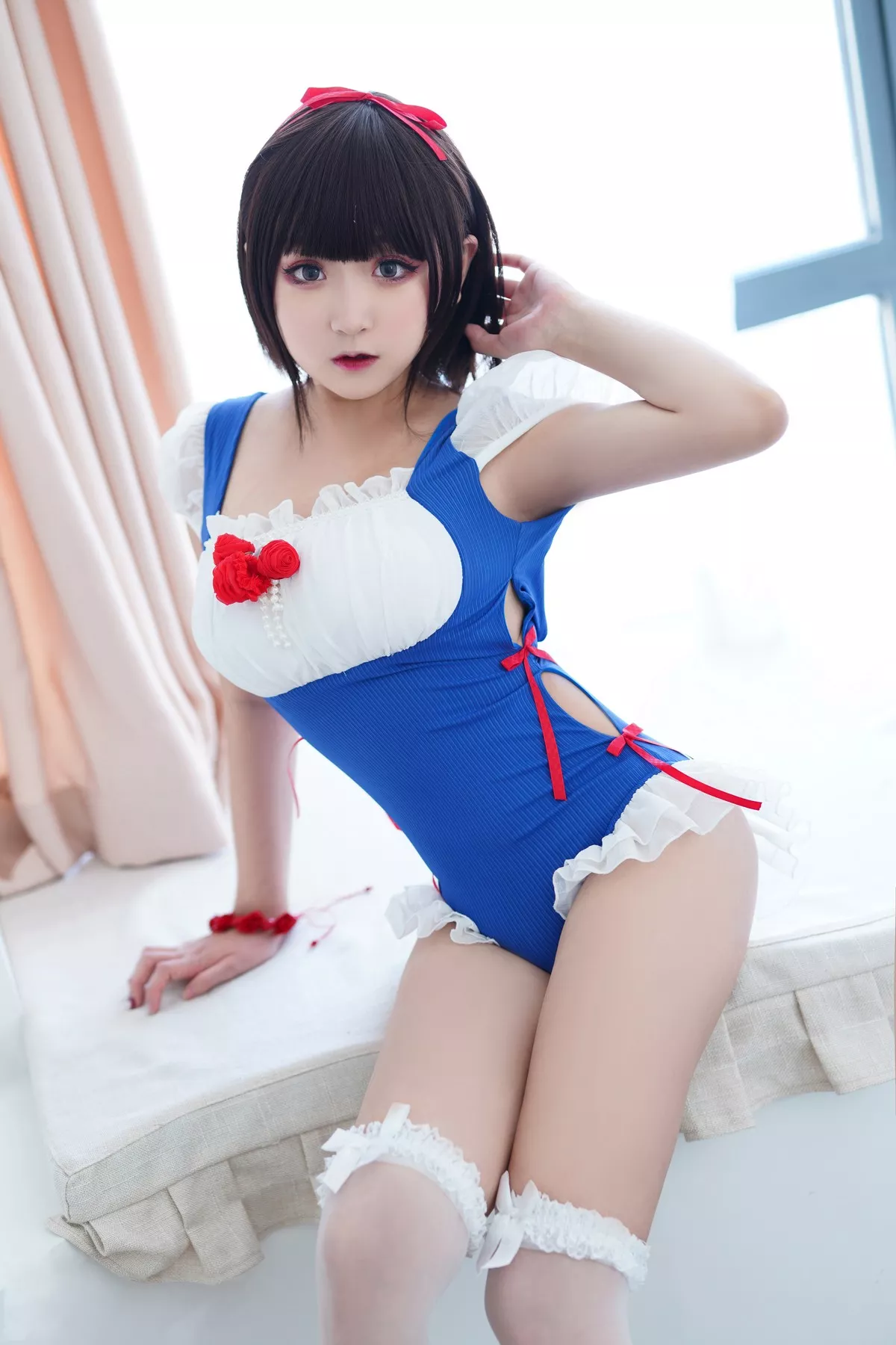 动漫博主恩田直幸夏日泳装白雪姬主题私房性感服饰配白丝袜秀美腿诱惑写真40P