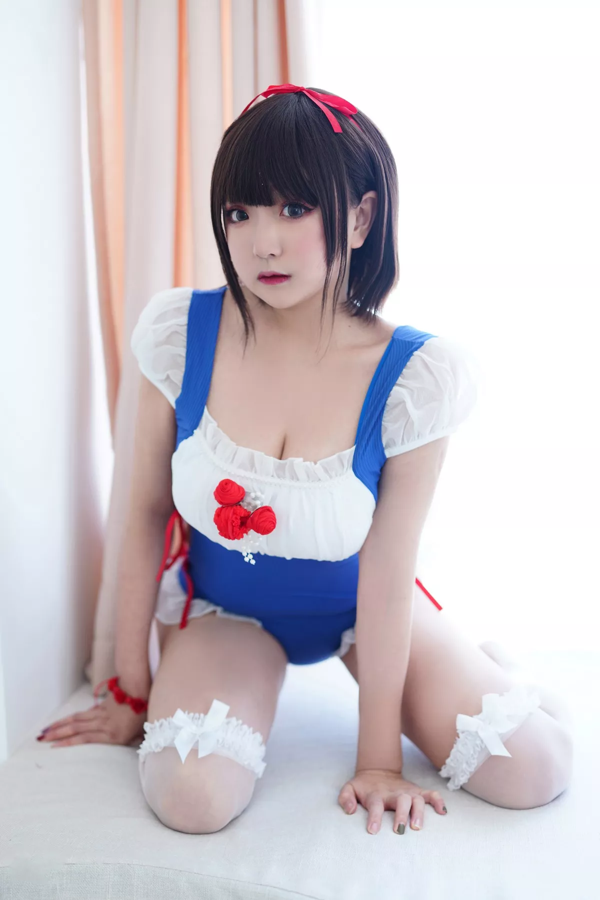 动漫博主恩田直幸夏日泳装白雪姬主题私房性感服饰配白丝袜秀美腿诱惑写真40P