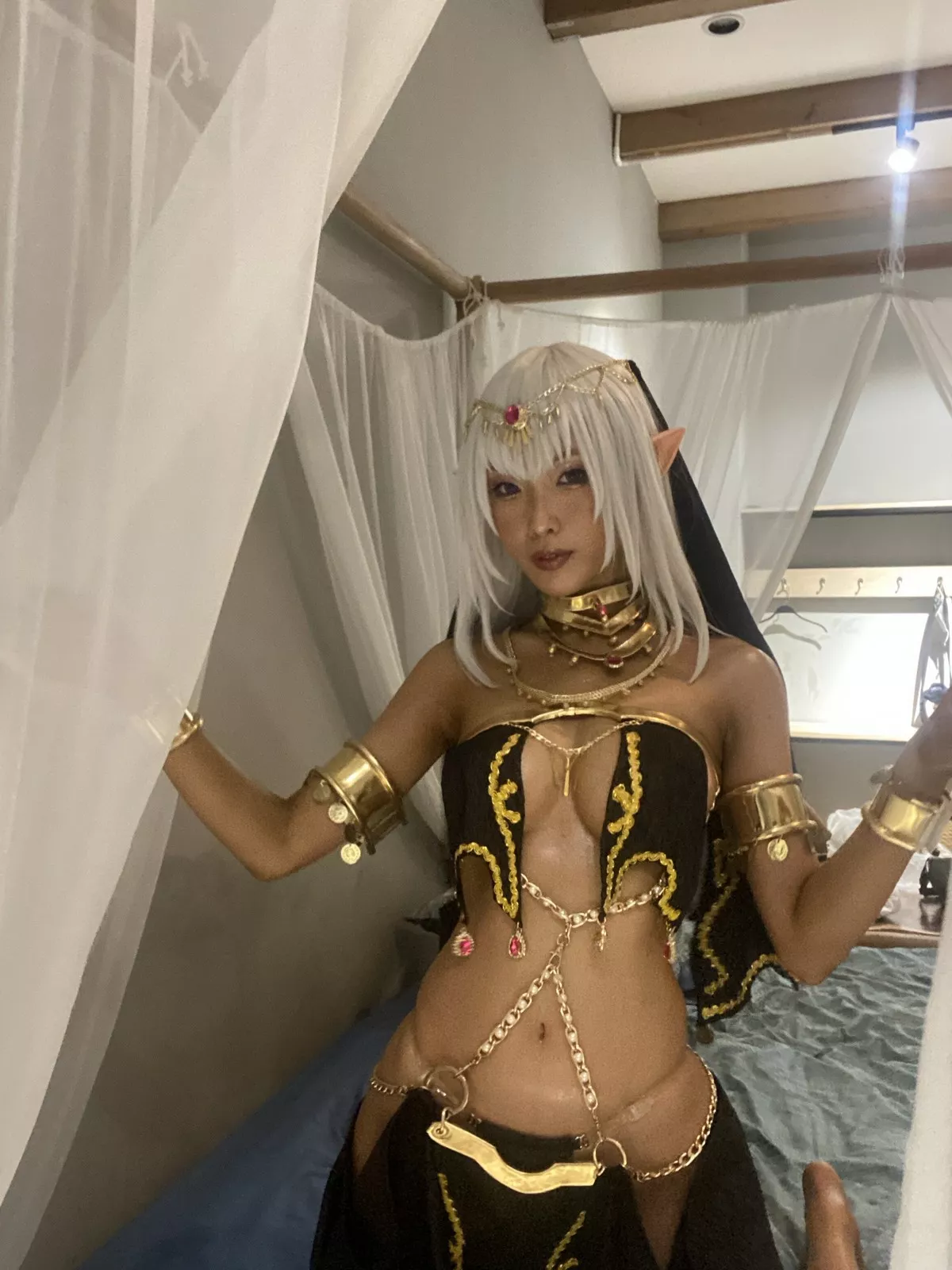 网络美女eliza喵喵Mistioria Arte主题性感情趣服饰露油亮肌肤秀火辣身材诱惑写真59P
