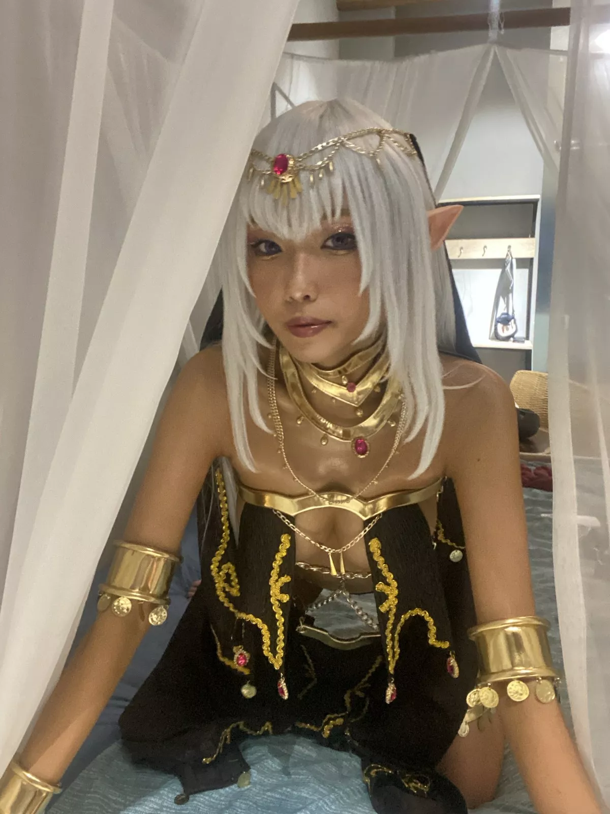 网络美女eliza喵喵Mistioria Arte主题性感情趣服饰露油亮肌肤秀火辣身材诱惑写真59P