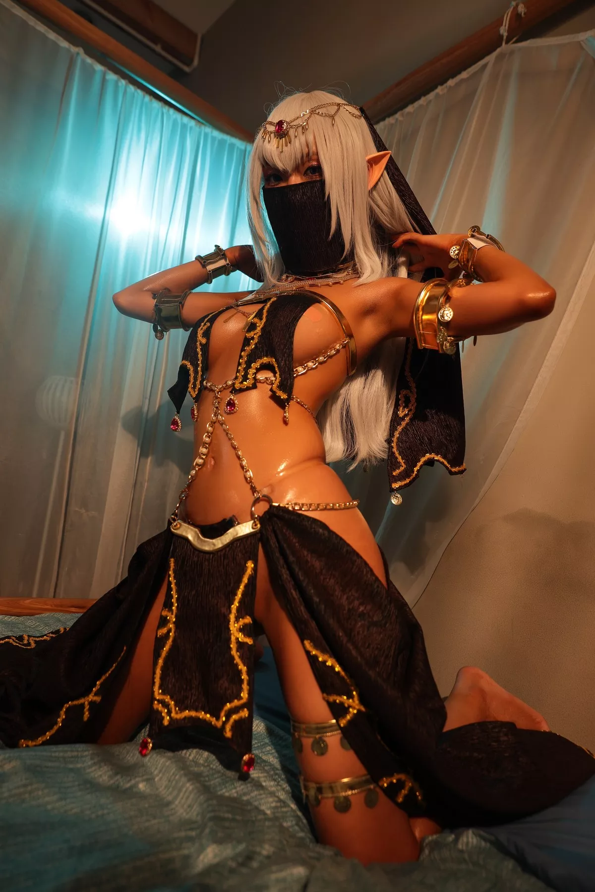 网络美女eliza喵喵Mistioria Arte主题性感情趣服饰露油亮肌肤秀火辣身材诱惑写真59P