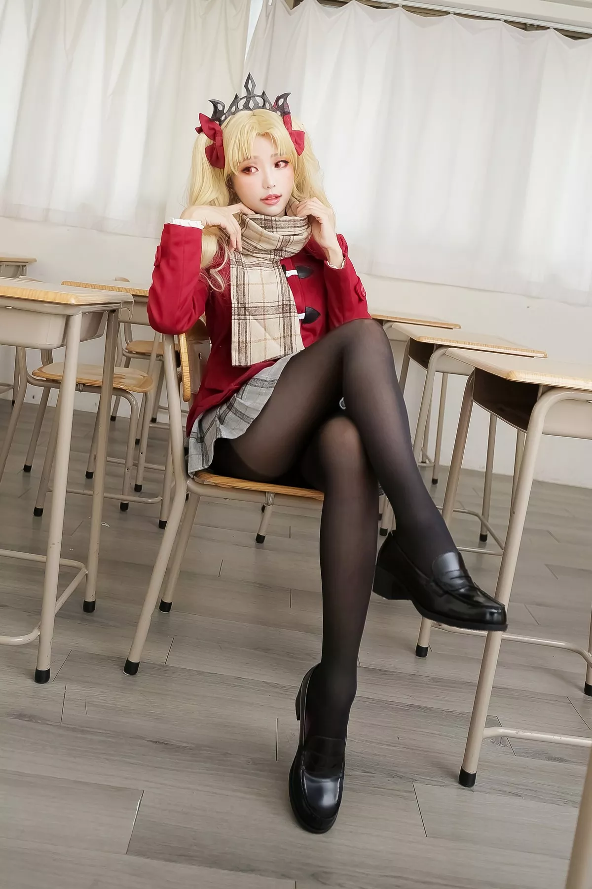 Coser妹子Ely_eee远坂凛JK主题灰色格子裙下超薄黑丝裤袜秀美腿性感迷人写真57P