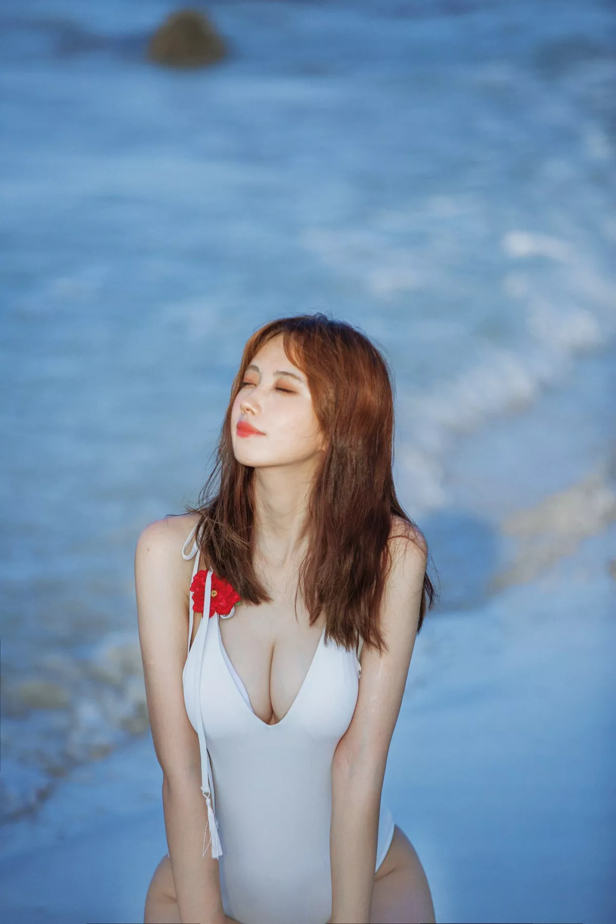 次元少女念雪ww日暮温柔主题户外海边性感白色连体比基尼秀完美身材诱惑写真39P