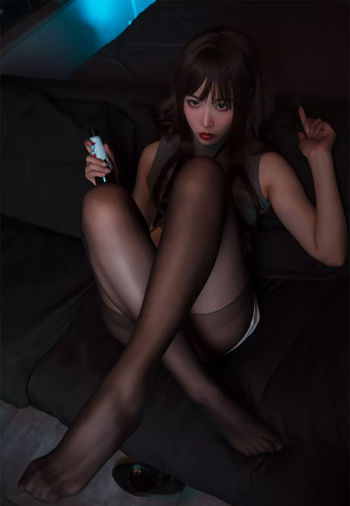 网络美女轩萧学姐微醺喝醉了ol主题私房白色短裙下超薄黑丝秀翘臀美腿诱惑写真57P