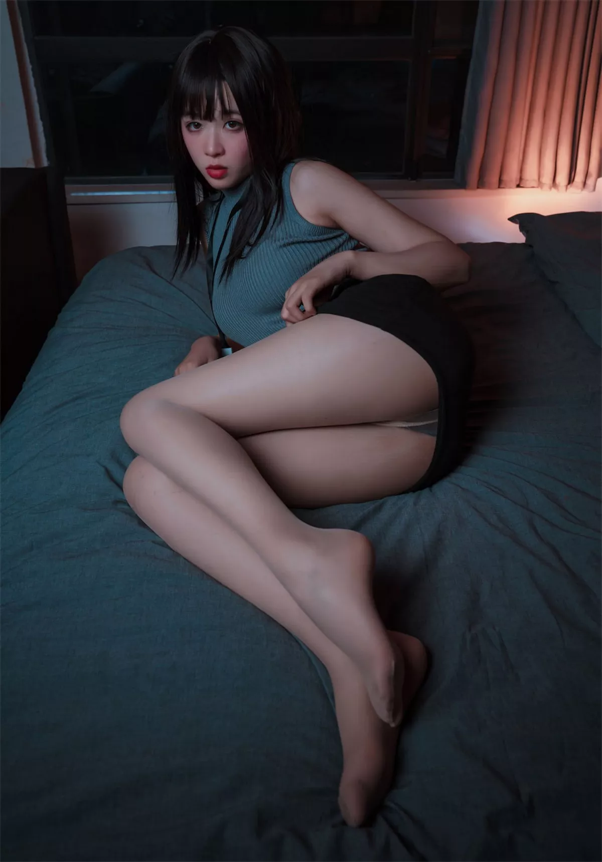 网络美女轩萧学姐微醺喝醉了ol主题私房白色短裙下超薄黑丝秀翘臀美腿诱惑写真57P