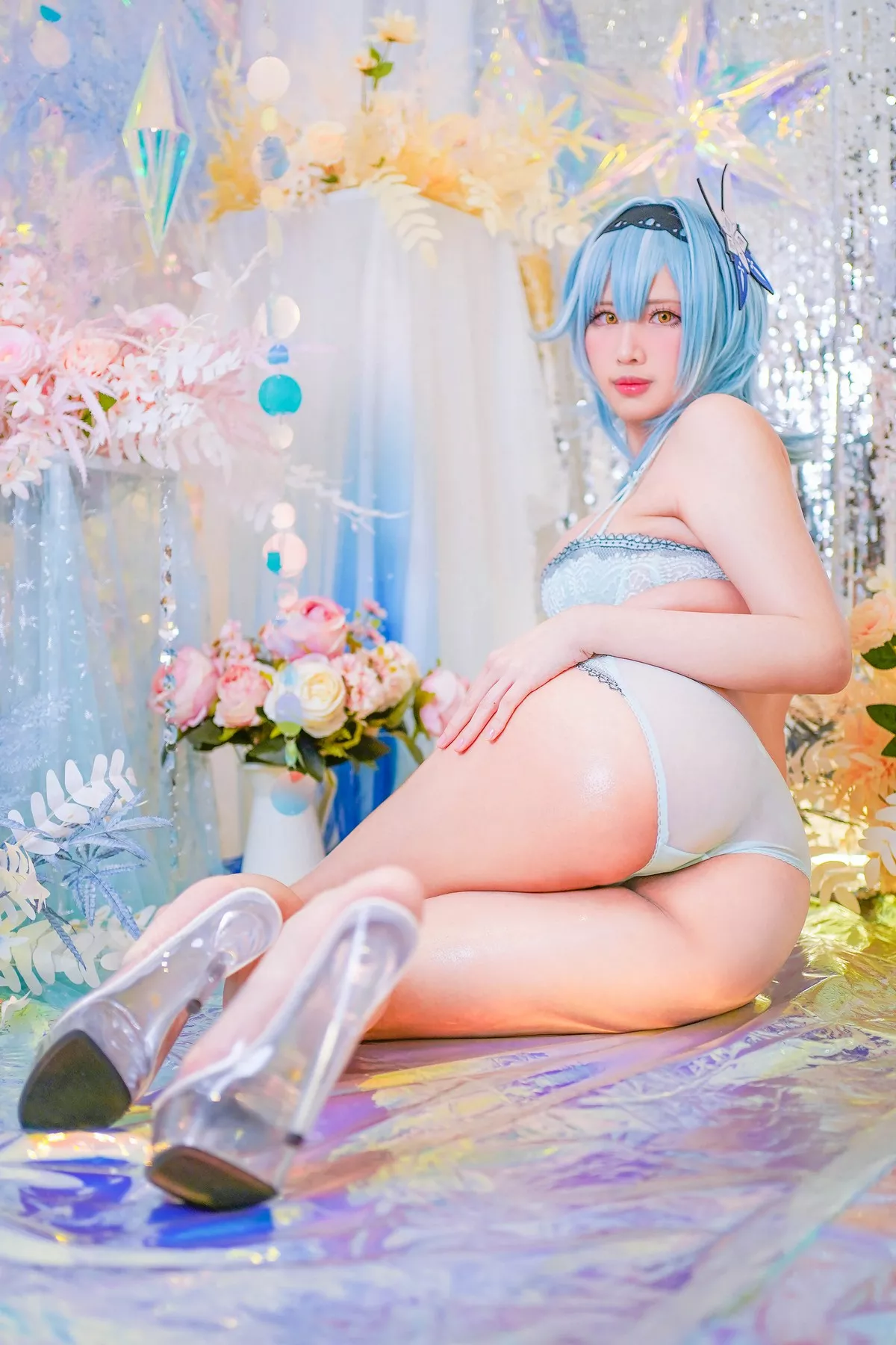 Coser美女萱-KaYa优菈主题美女武士装扮性感内衣秀傲人豪乳撩人诱惑写真38P
