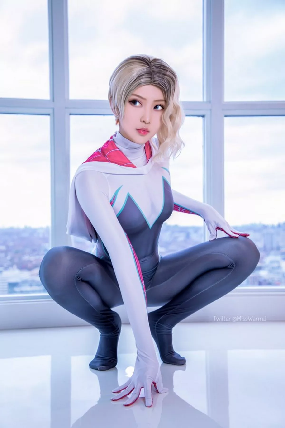 网络美女MisswarmJ-Spider Gwen主题私房性感紧身蜘蛛侠服饰秀完美身材诱惑写真43P
