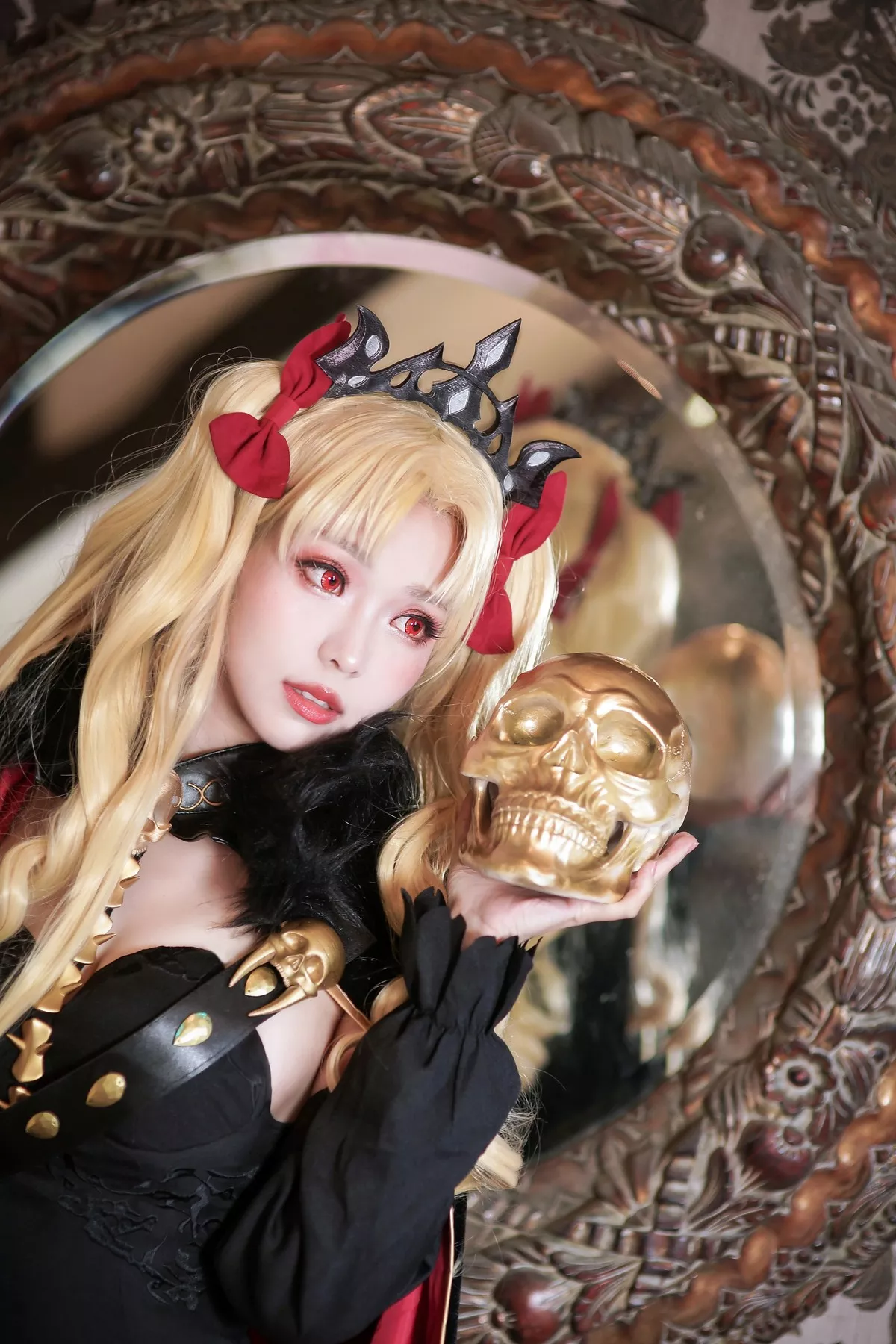 Coser妹子Ely_eee远坂凛弓凛主题私房沙发上性感黑色低胸服饰迷人诱惑写真42P