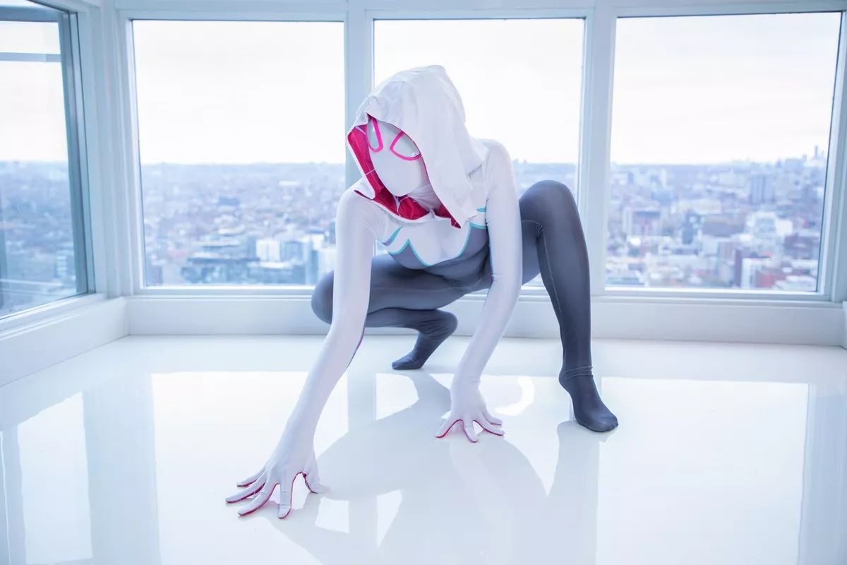 网络美女MisswarmJ-Spider Gwen主题私房性感紧身蜘蛛侠服饰秀完美身材诱惑写真43P