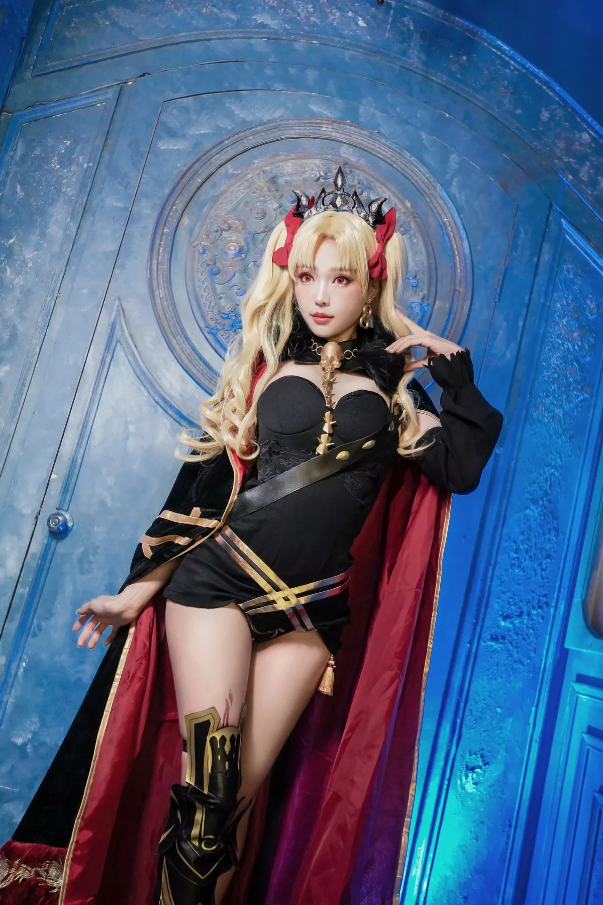 Coser妹子Ely_eee远坂凛弓凛主题私房沙发上性感黑色低胸服饰迷人诱惑写真42P
