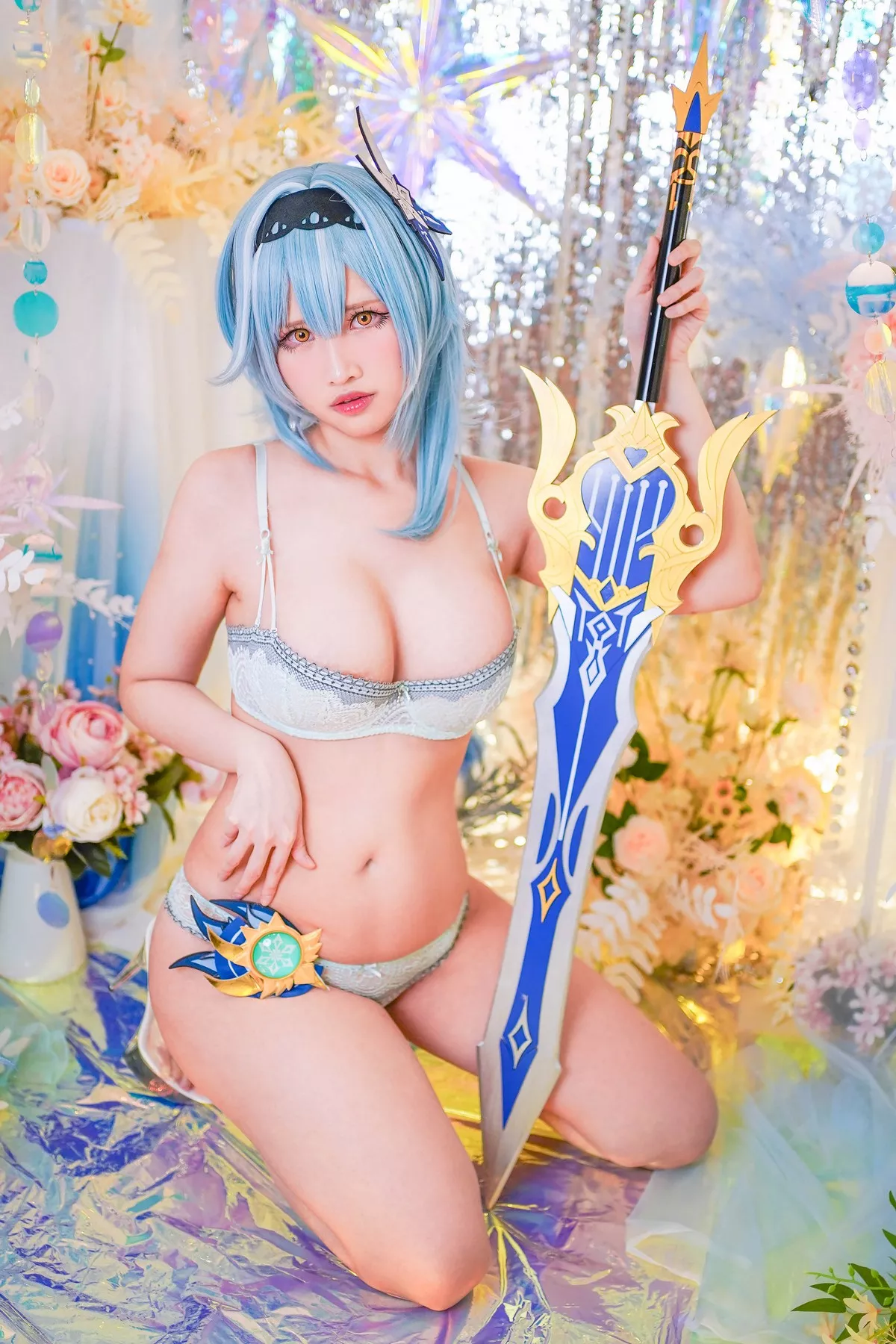 Coser美女萱-KaYa优菈主题美女武士装扮性感内衣秀傲人豪乳撩人诱惑写真38P