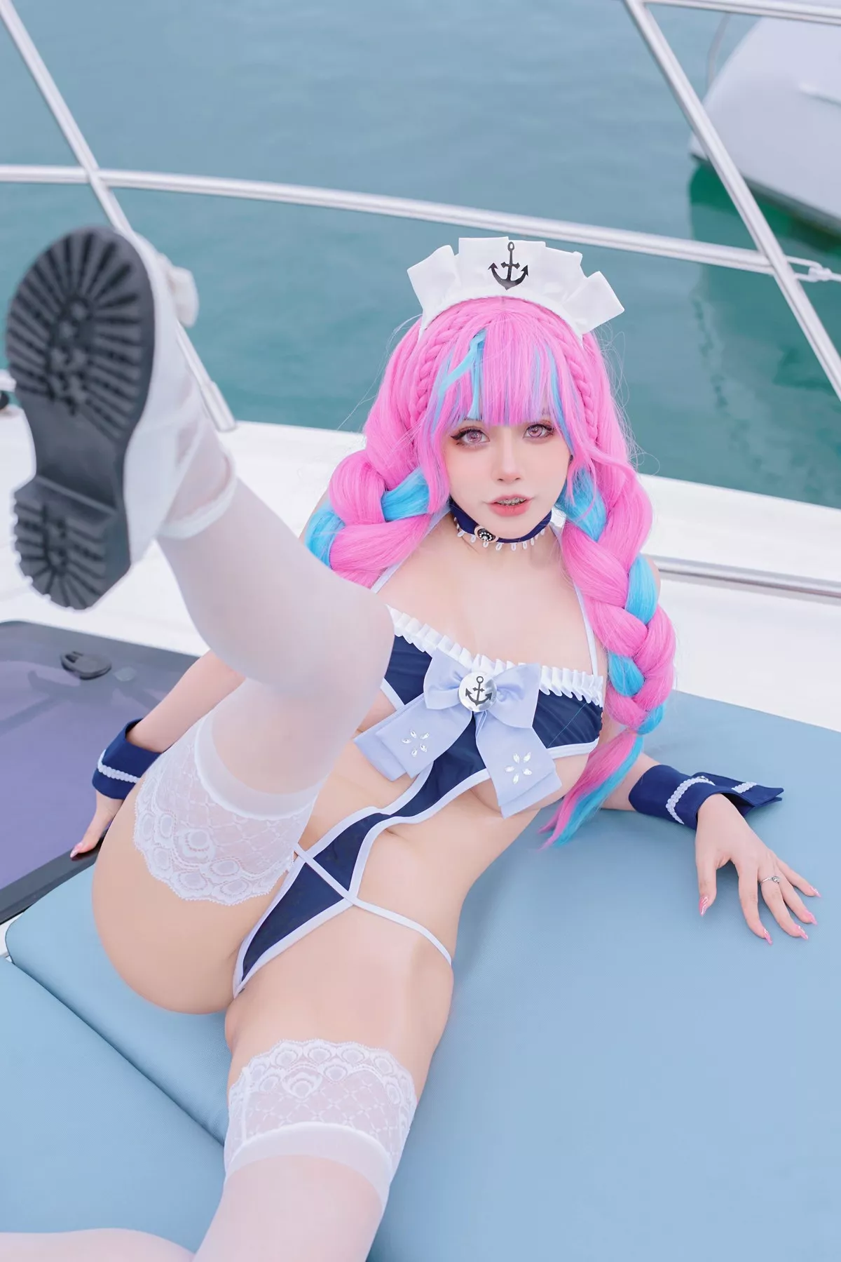 日本性感萝莉Byoru-Aqua Minato主题户外游艇上性感情趣服饰配蕾丝袜诱惑写真47P
