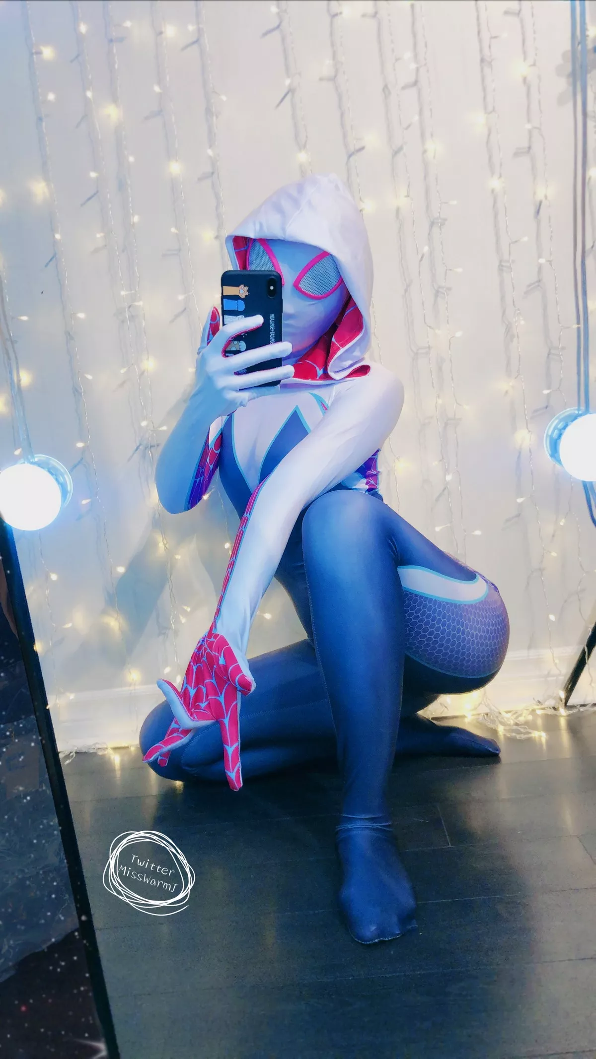 网络美女MisswarmJ-Spider Gwen主题私房性感紧身蜘蛛侠服饰秀完美身材诱惑写真43P