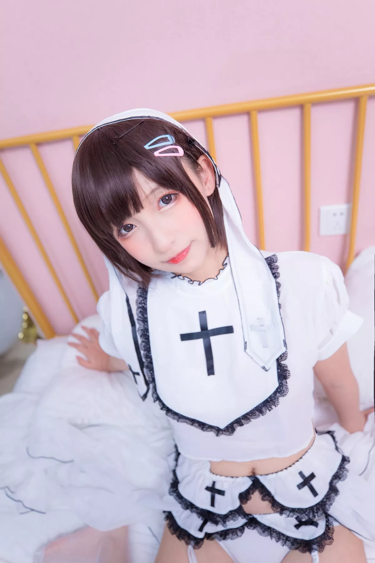 萝莉美女神楽坂真冬百合情书主题居家私房性感白色服饰配白色蕾丝袜诱惑写真150P