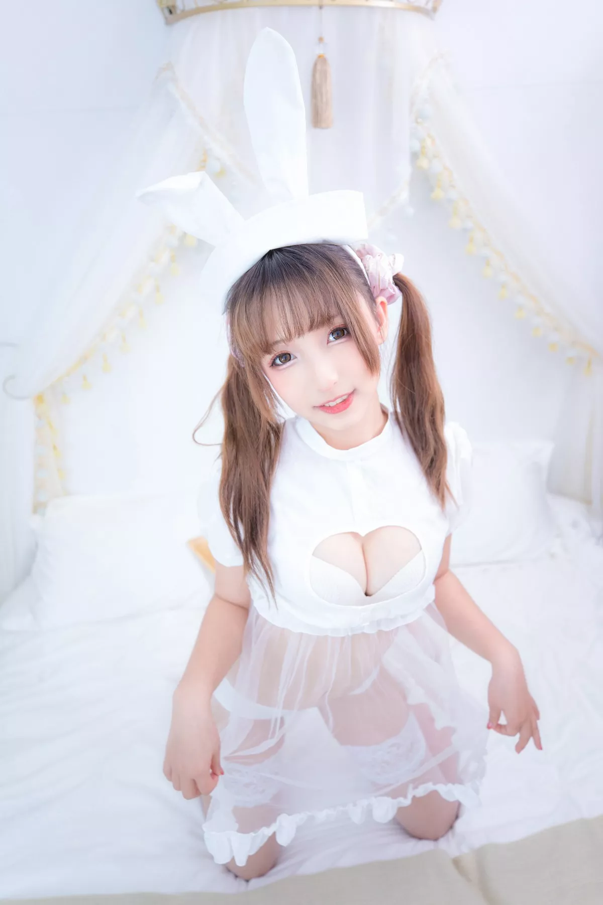 萝莉美女神楽坂真冬百合情书主题居家私房性感白色服饰配白色蕾丝袜诱惑写真150P