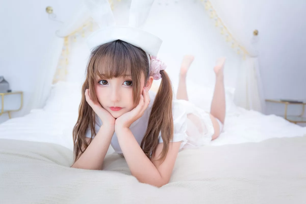 萝莉美女神楽坂真冬百合情书主题居家私房性感白色服饰配白色蕾丝袜诱惑写真150P