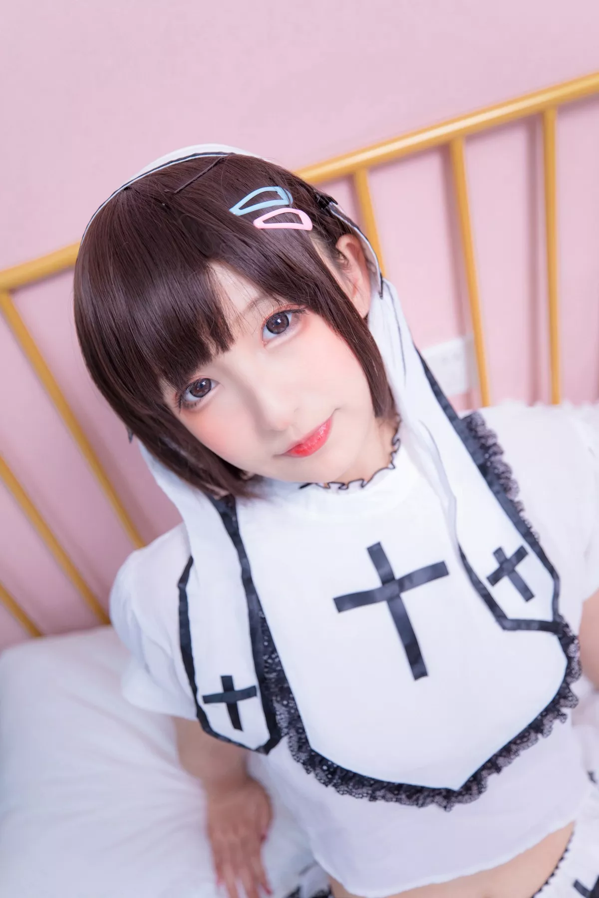 萝莉美女神楽坂真冬百合情书主题居家私房性感白色服饰配白色蕾丝袜诱惑写真150P