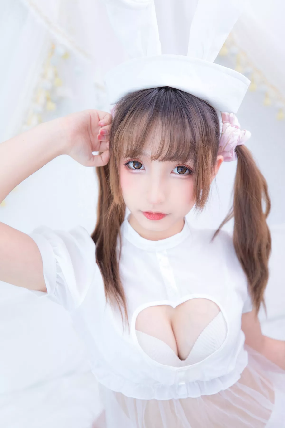 萝莉美女神楽坂真冬百合情书主题居家私房性感白色服饰配白色蕾丝袜诱惑写真150P