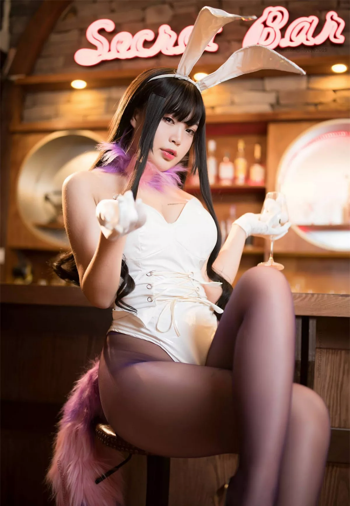 萌系小姐姐白烨恶魔姐姐兔女郎主题白色高叉连体衣配超薄黑丝秀美腿诱惑写真72P
