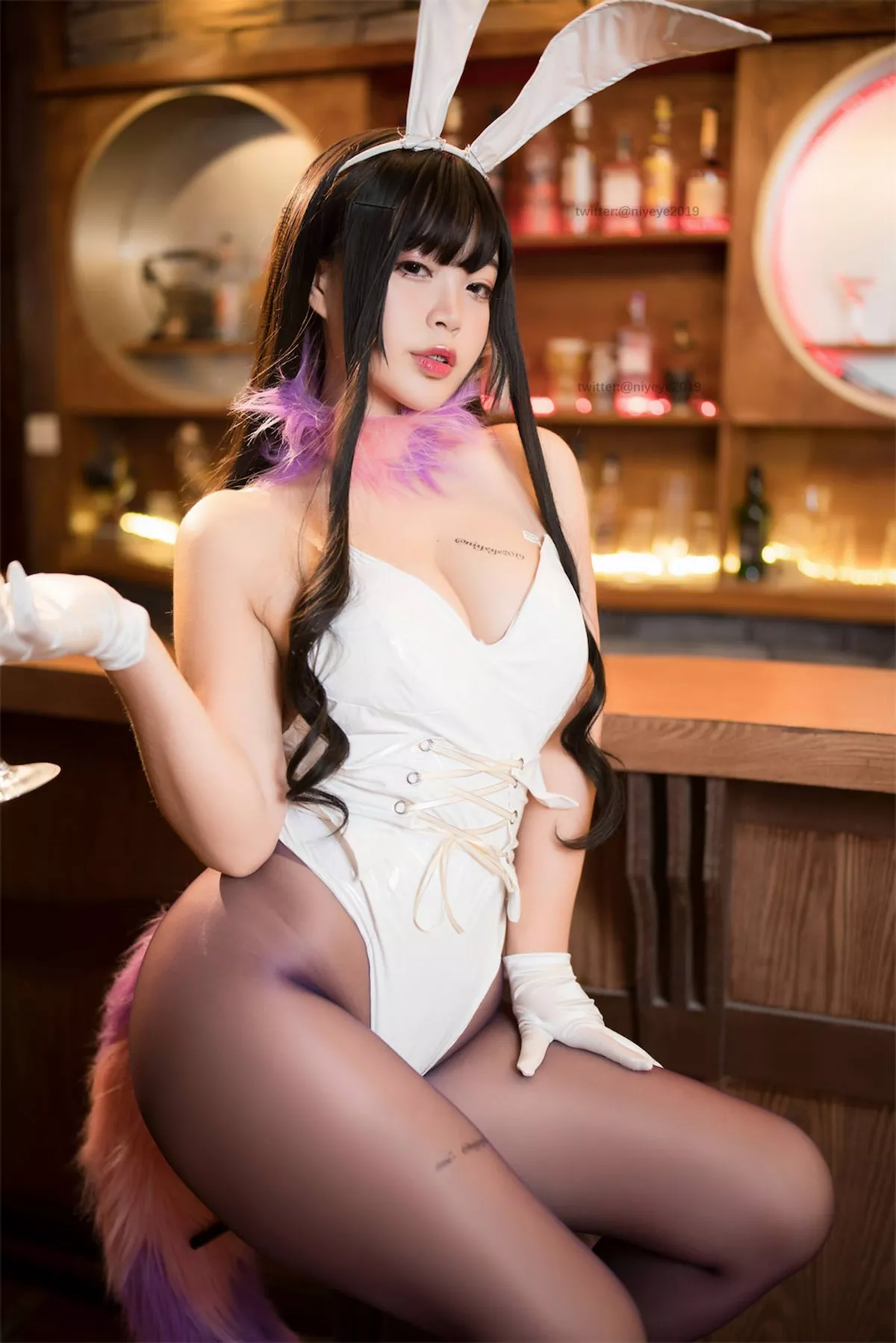 萌系小姐姐白烨恶魔姐姐兔女郎主题白色高叉连体衣配超薄黑丝秀美腿诱惑写真72P