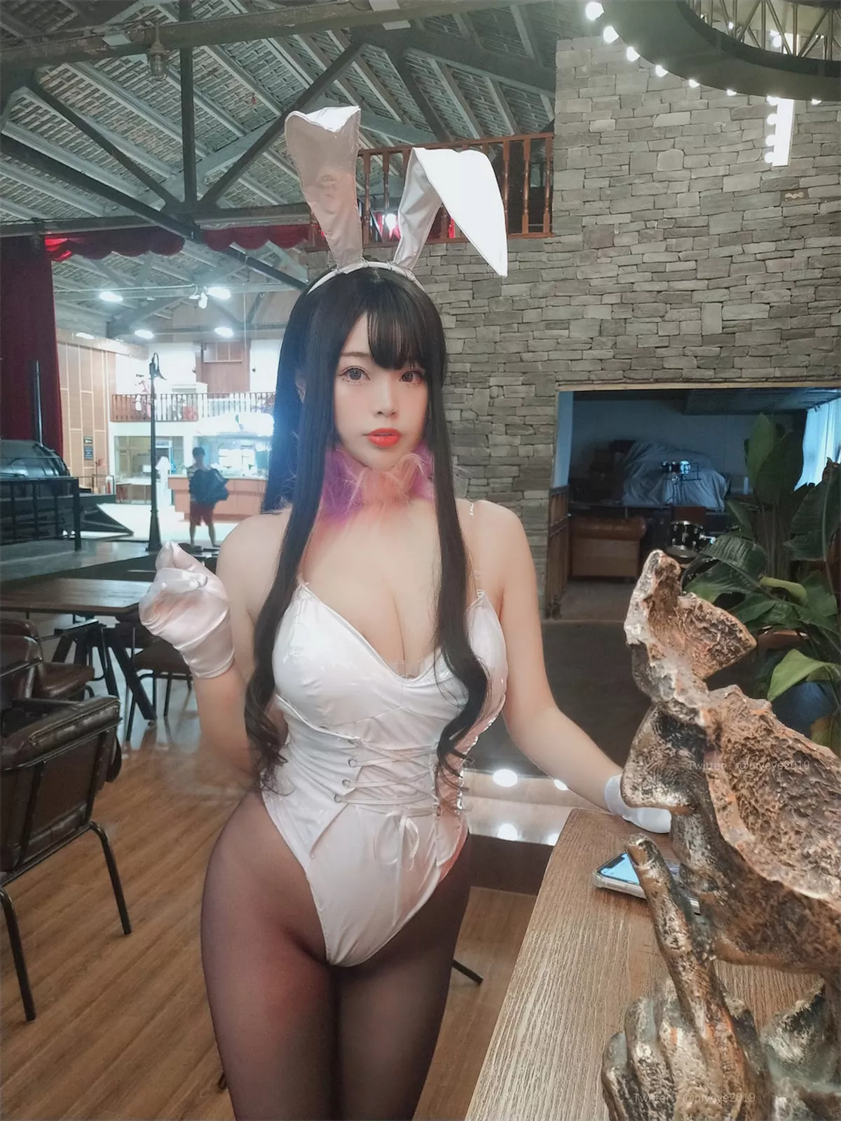 萌系小姐姐白烨恶魔姐姐兔女郎主题白色高叉连体衣配超薄黑丝秀美腿诱惑写真72P