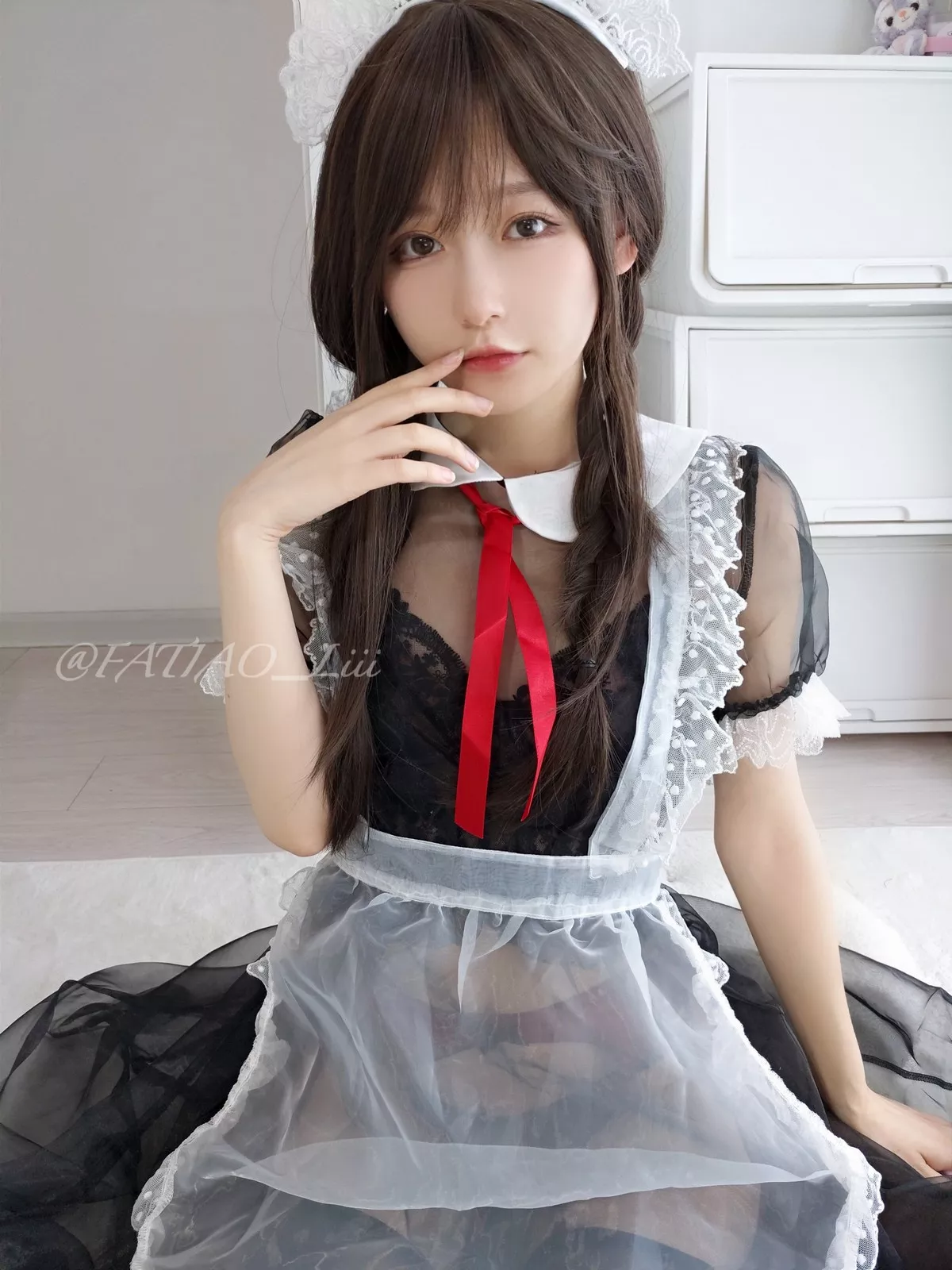 网络美女迷之呆梨半透明黑丝主题私房性感女仆装露黑色蕾丝内衣迷人诱惑写真48P