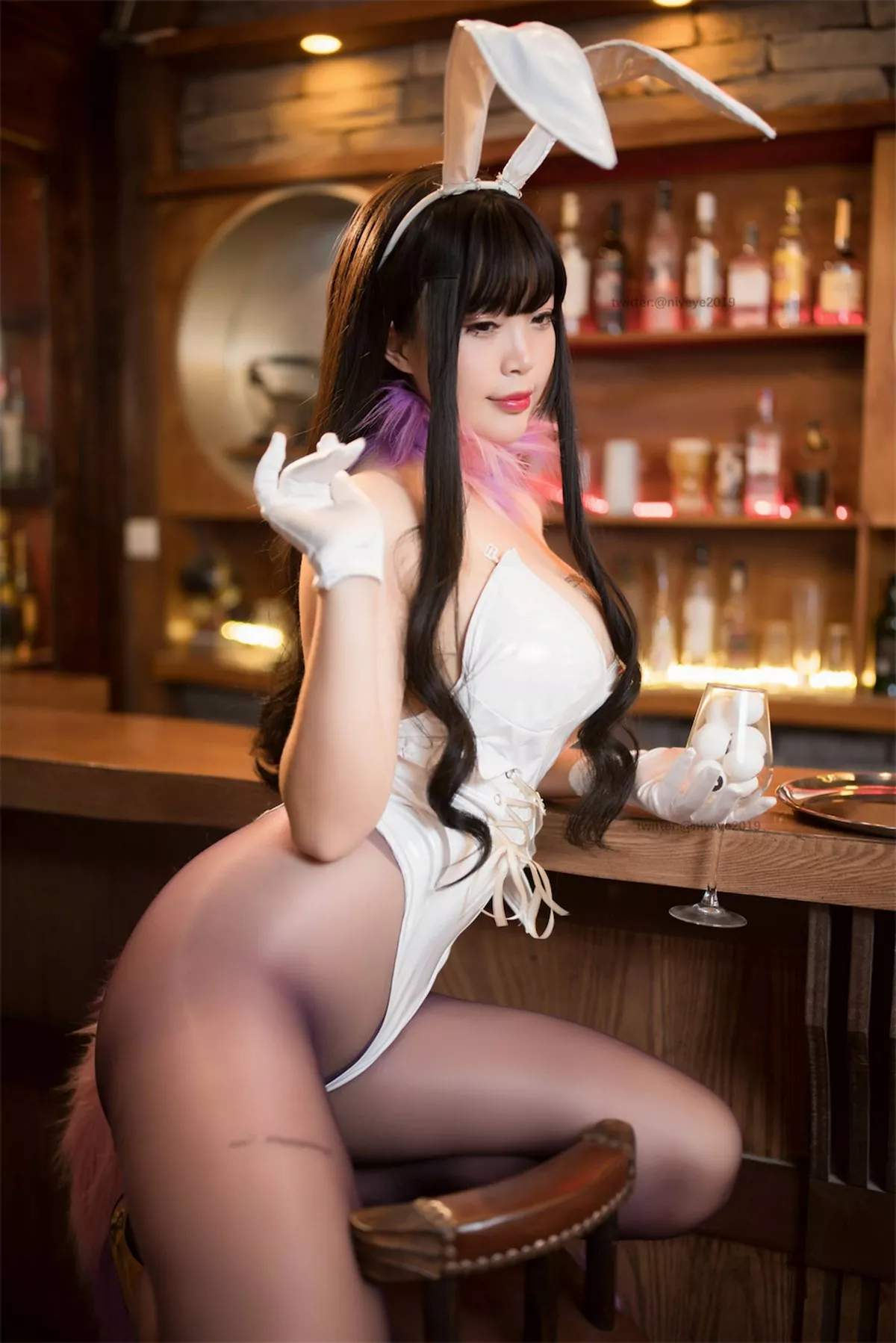 萌系小姐姐白烨恶魔姐姐兔女郎主题白色高叉连体衣配超薄黑丝秀美腿诱惑写真72P