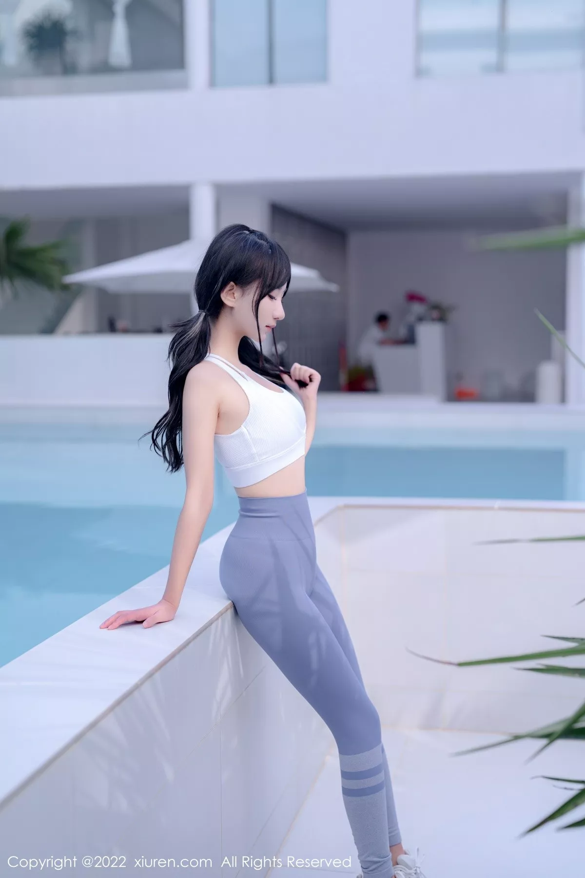 XiuRen第5463期_女神小果冻儿大理旅拍私房性感运动服紧身秀完美身材诱惑写真55P