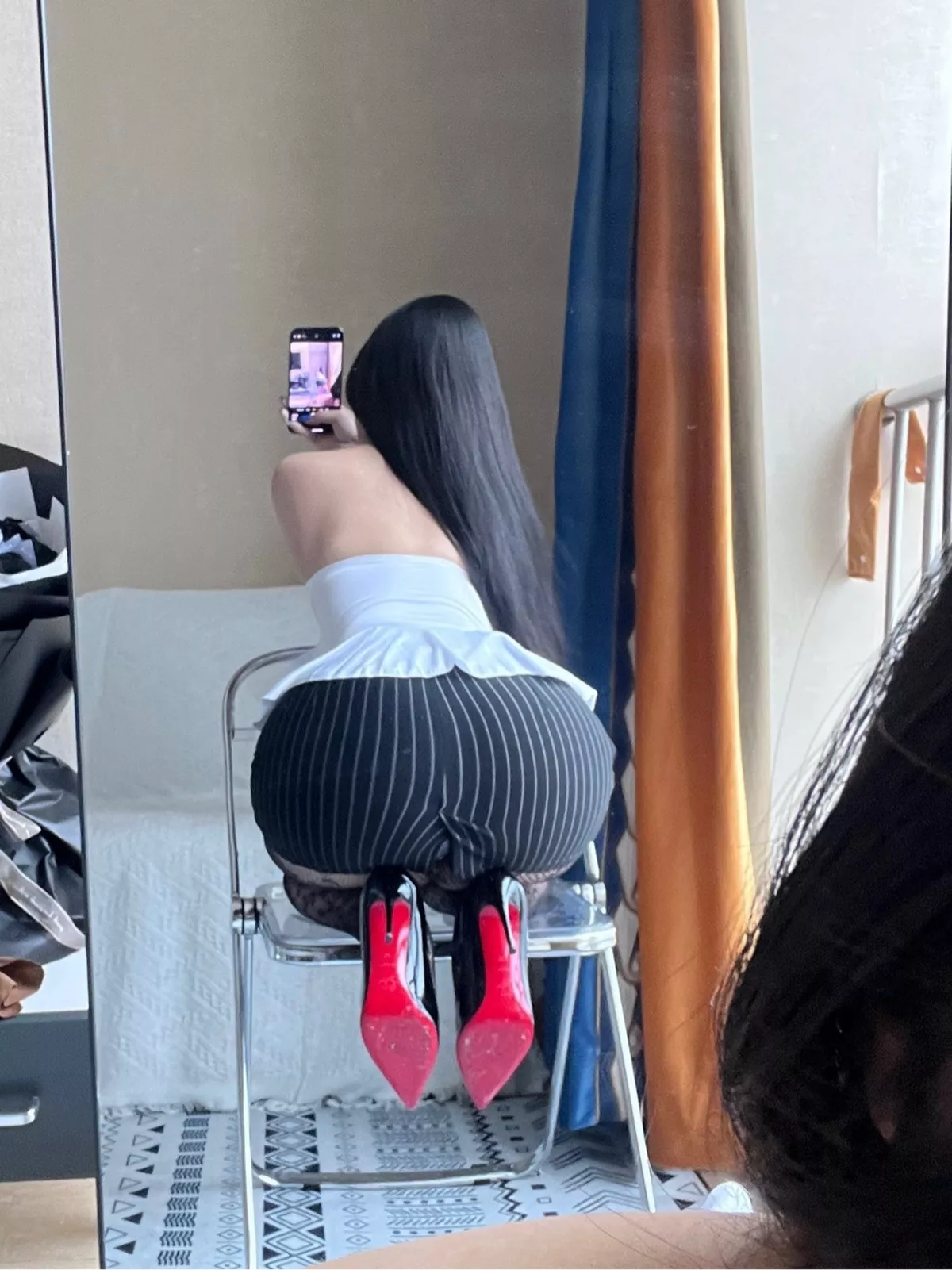 网络美女小王同学微密圈套图私房性感黑丝渔网服饰系列秀浑圆翘臀诱惑写真166P