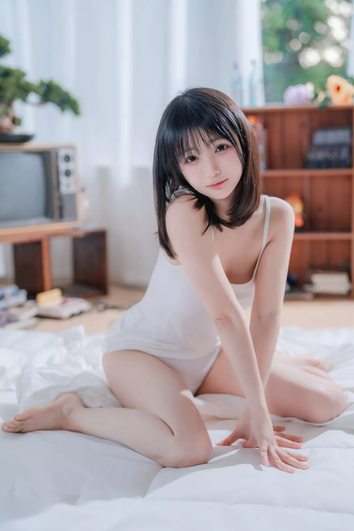 网络美女桜井宁宁夏日情事主题私房性感白色吊带配白色内裤半撩秀豪乳诱惑写真62P