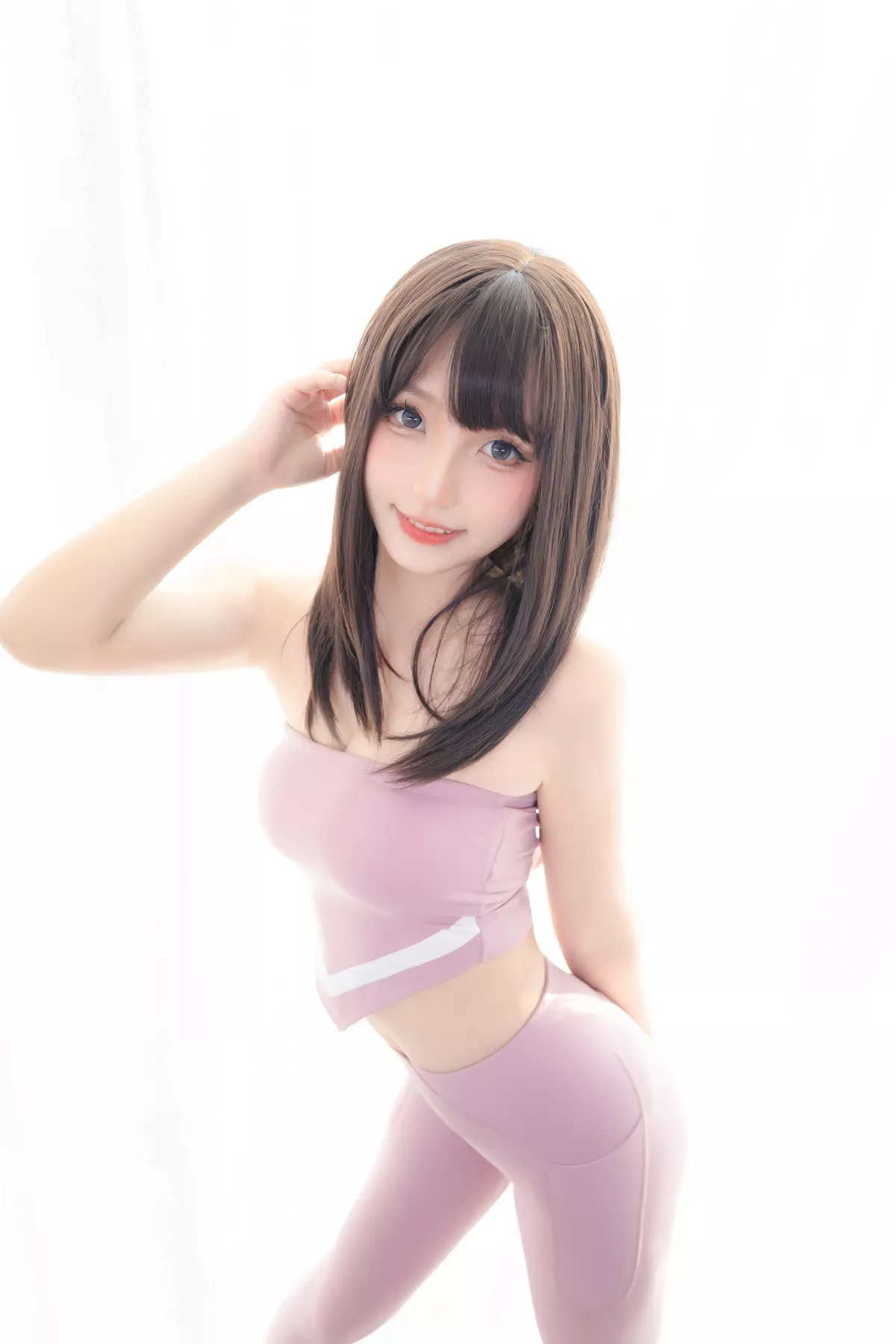 萝莉美女神楽坂真冬草莓蜜桃主题私房性感粉色运动服饰秀完美身材诱惑写真75P
