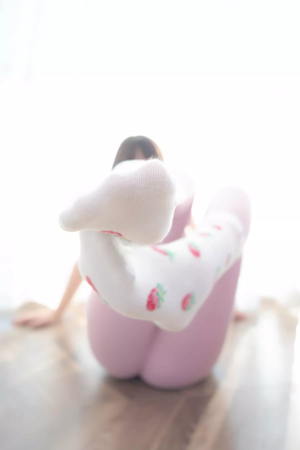 萝莉美女神楽坂真冬草莓蜜桃主题私房性感粉色运动服饰秀完美身材诱惑写真75P