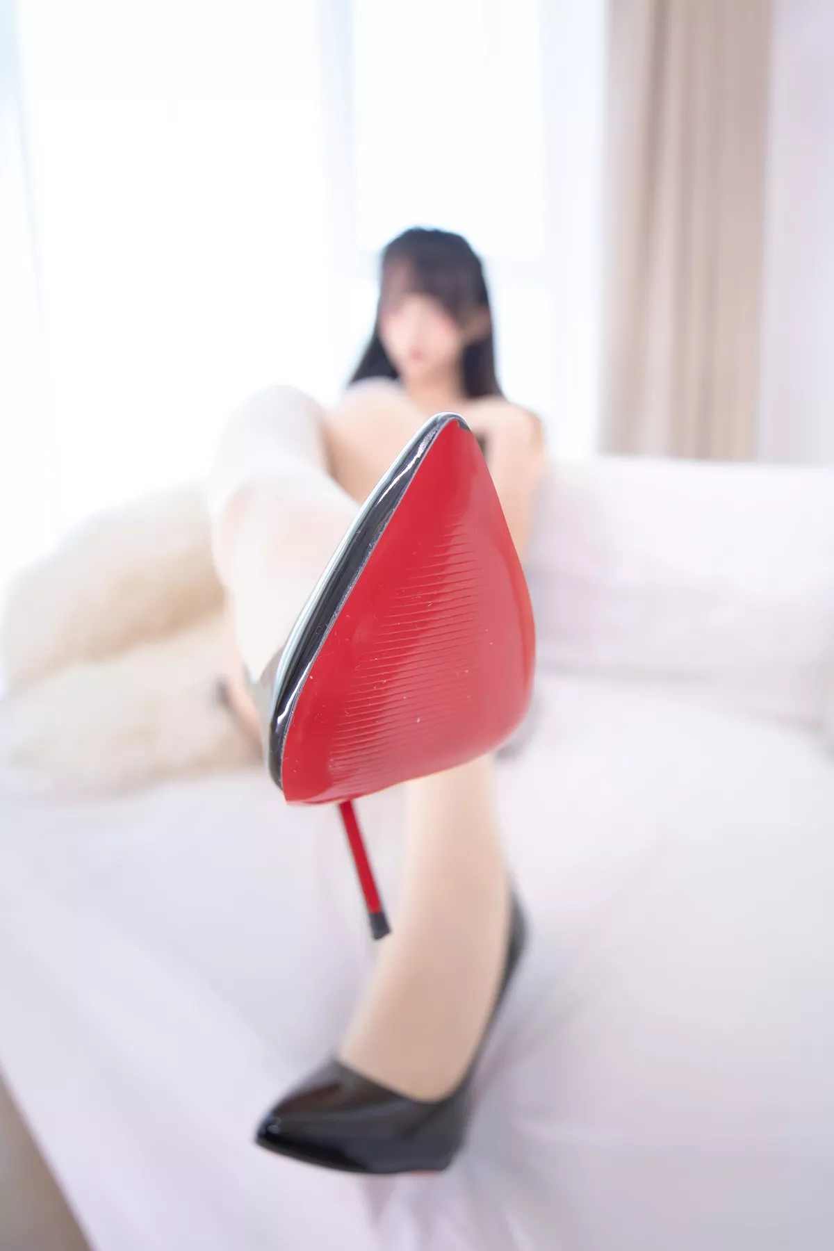 萝莉美女神楽坂真冬午后红茶主题私房低胸吊带裙配超薄肉丝秀翘臀诱惑写真75P