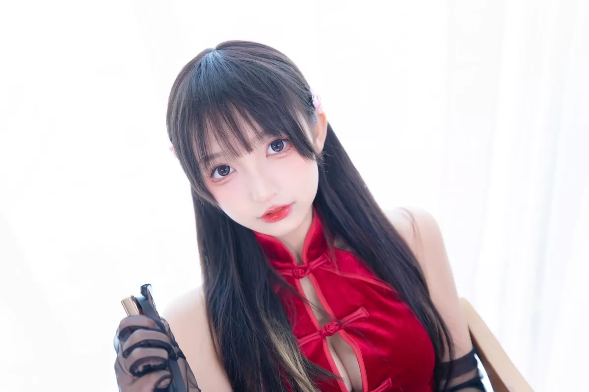 萝莉美女神楽坂真冬甜蜜皮鞭主题私房性感红色旗袍配黑丝吊袜极致魅惑写真75P