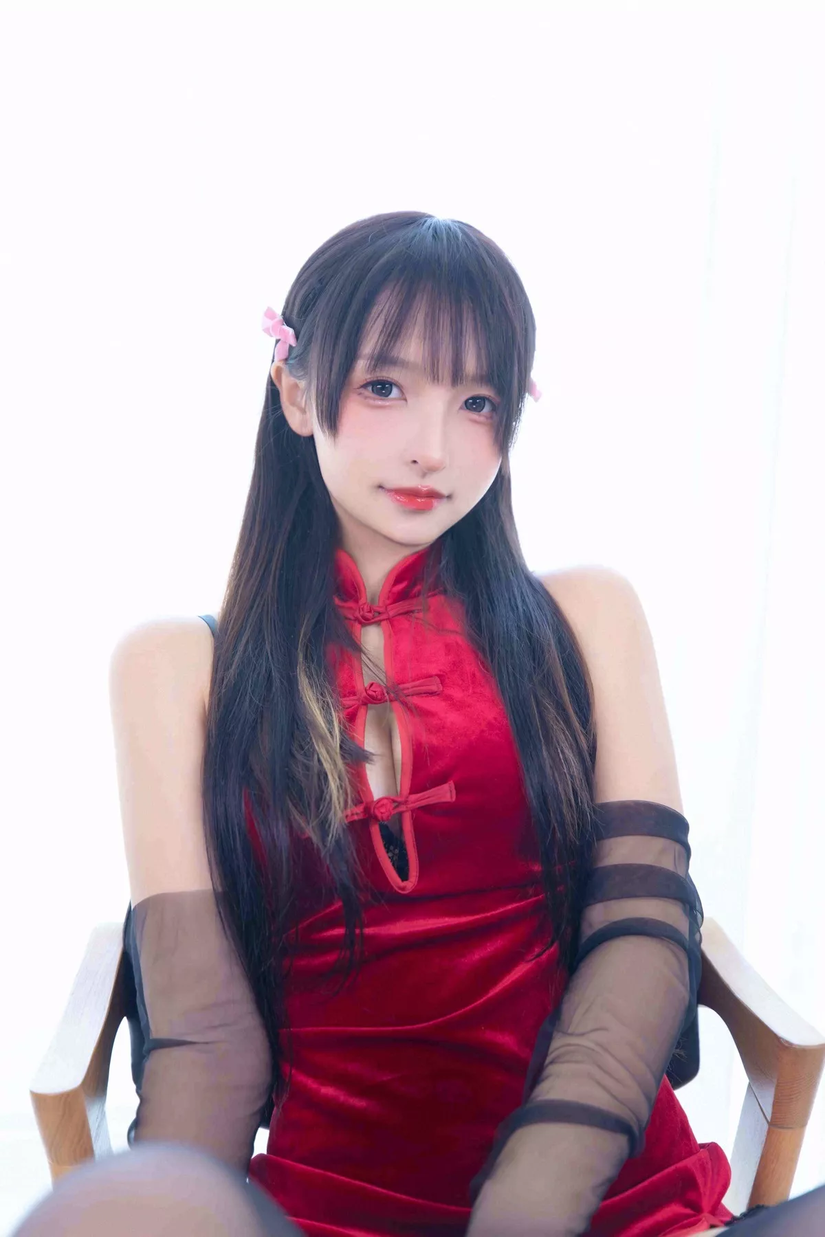 萝莉美女神楽坂真冬甜蜜皮鞭主题私房性感红色旗袍配黑丝吊袜极致魅惑写真75P