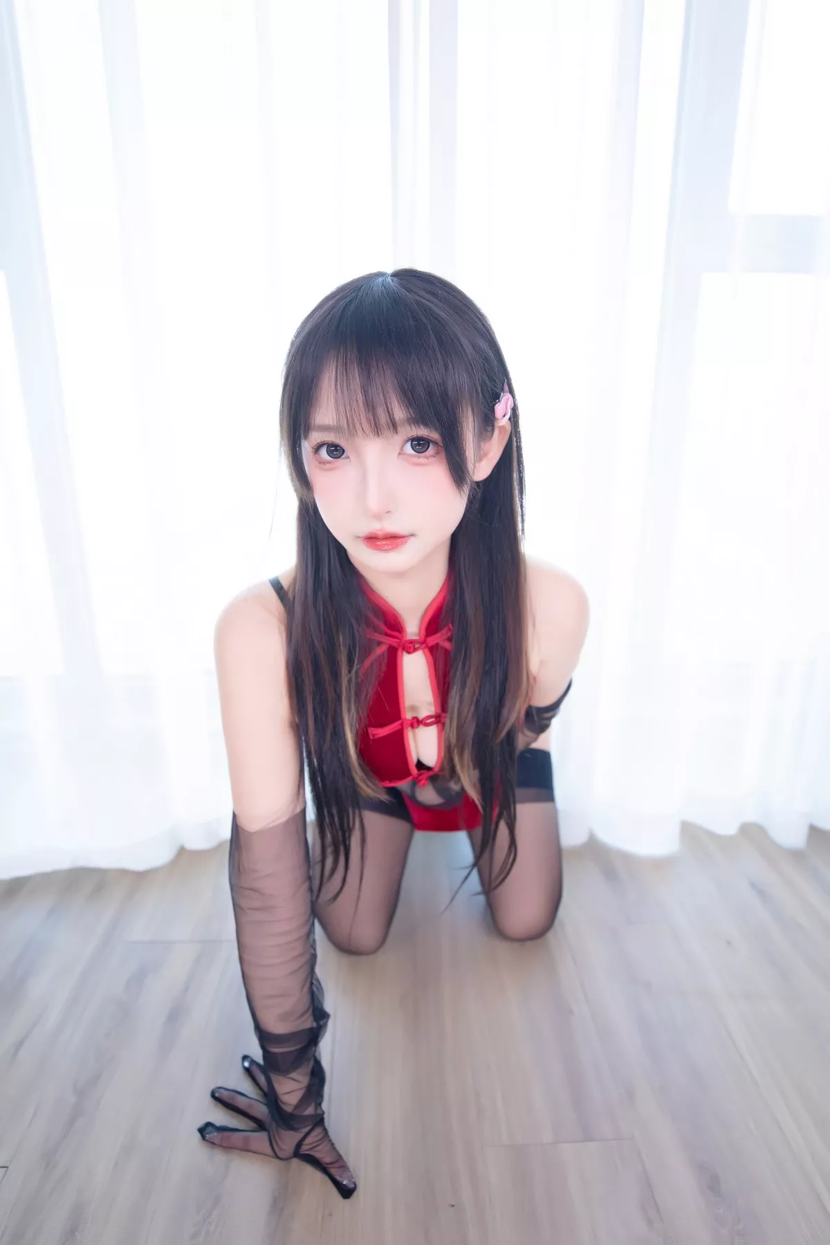 萝莉美女神楽坂真冬甜蜜皮鞭主题私房性感红色旗袍配黑丝吊袜极致魅惑写真75P