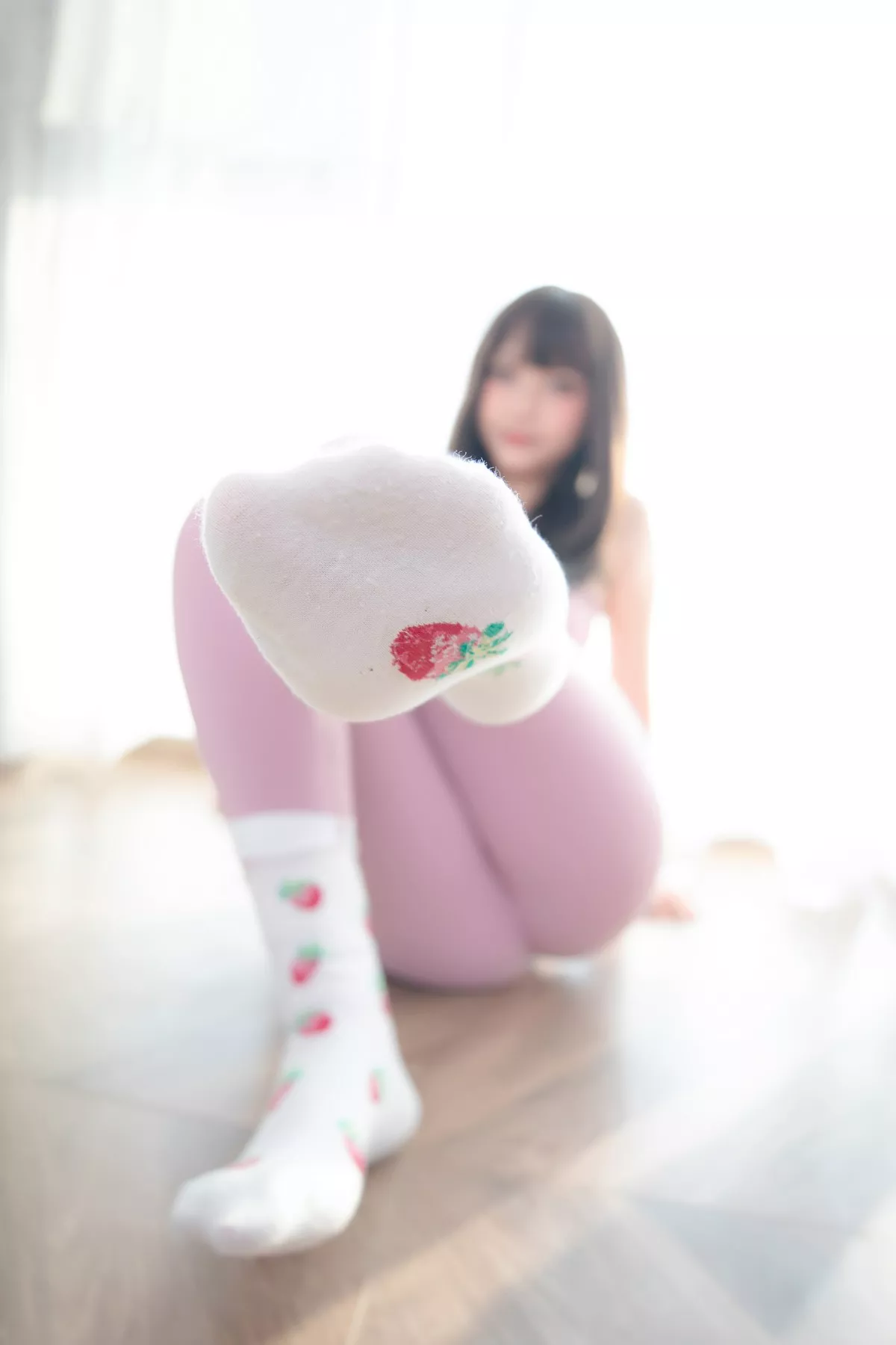 萝莉美女神楽坂真冬草莓蜜桃主题私房性感粉色运动服饰秀完美身材诱惑写真75P