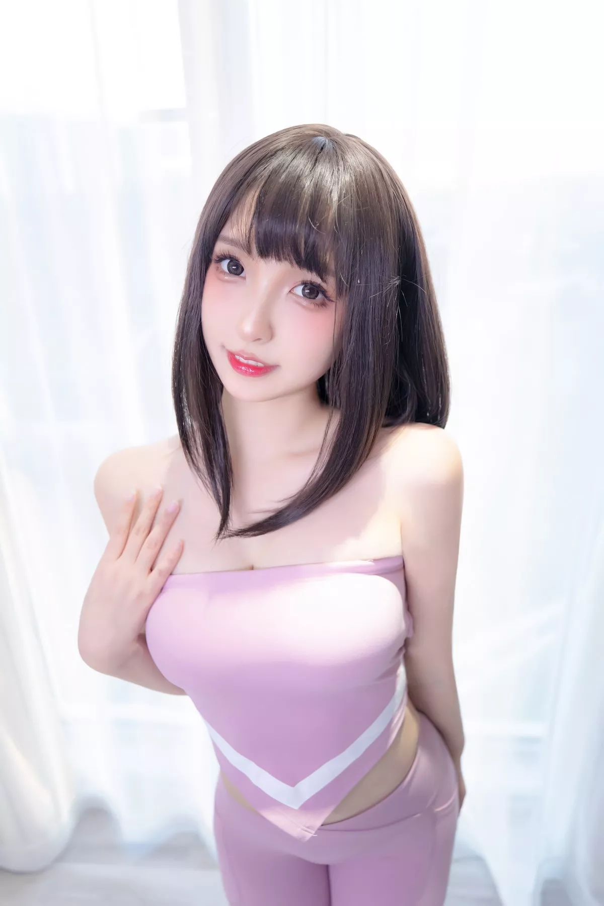 萝莉美女神楽坂真冬草莓蜜桃主题私房性感粉色运动服饰秀完美身材诱惑写真75P
