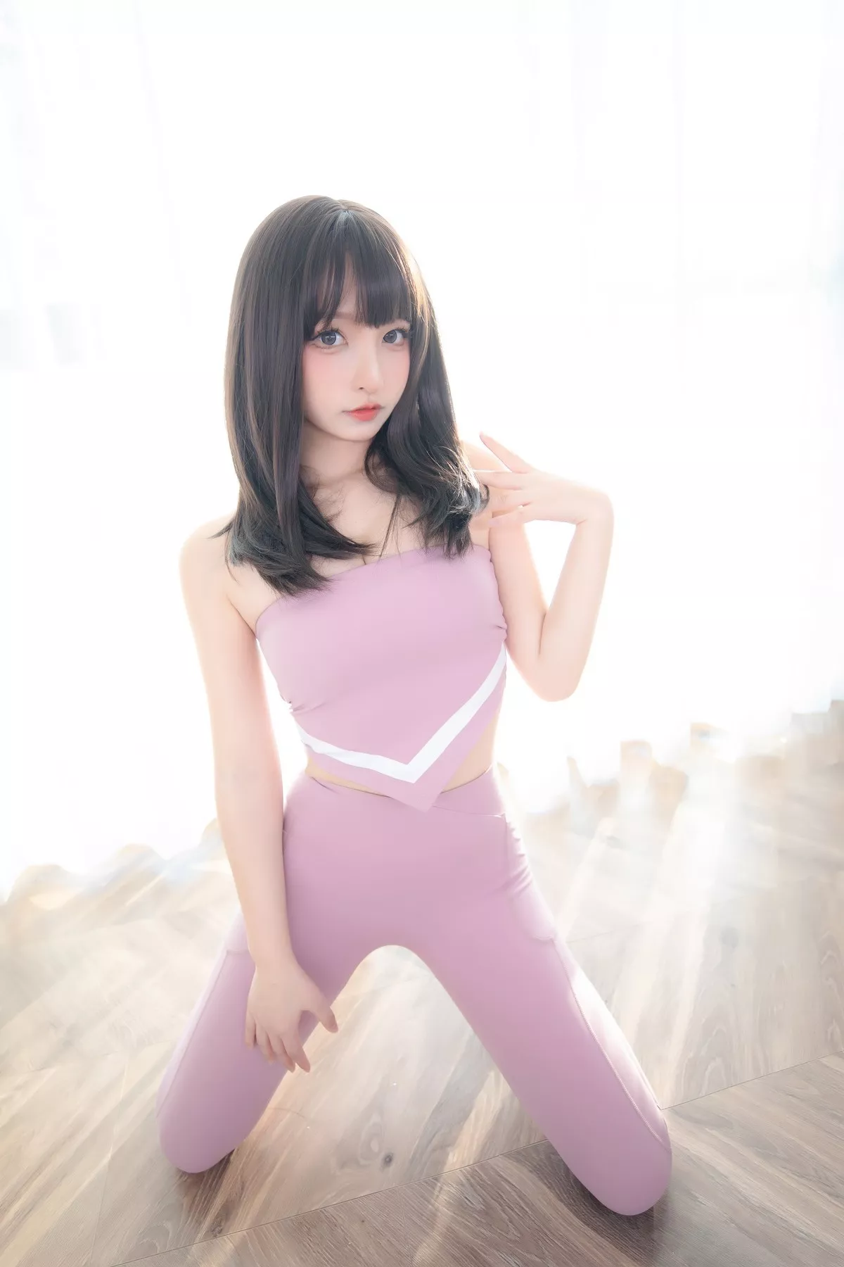 萝莉美女神楽坂真冬草莓蜜桃主题私房性感粉色运动服饰秀完美身材诱惑写真75P