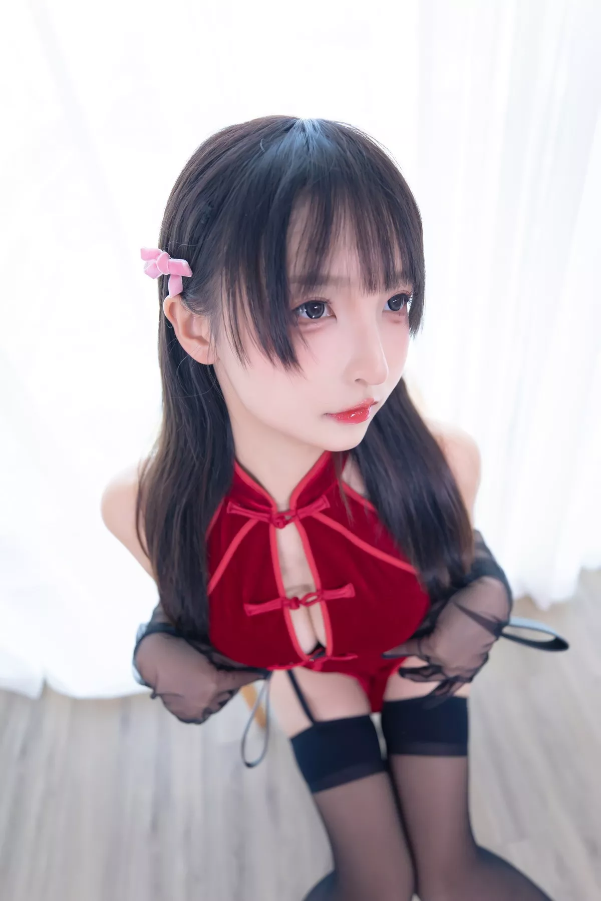 萝莉美女神楽坂真冬甜蜜皮鞭主题私房性感红色旗袍配黑丝吊袜极致魅惑写真75P