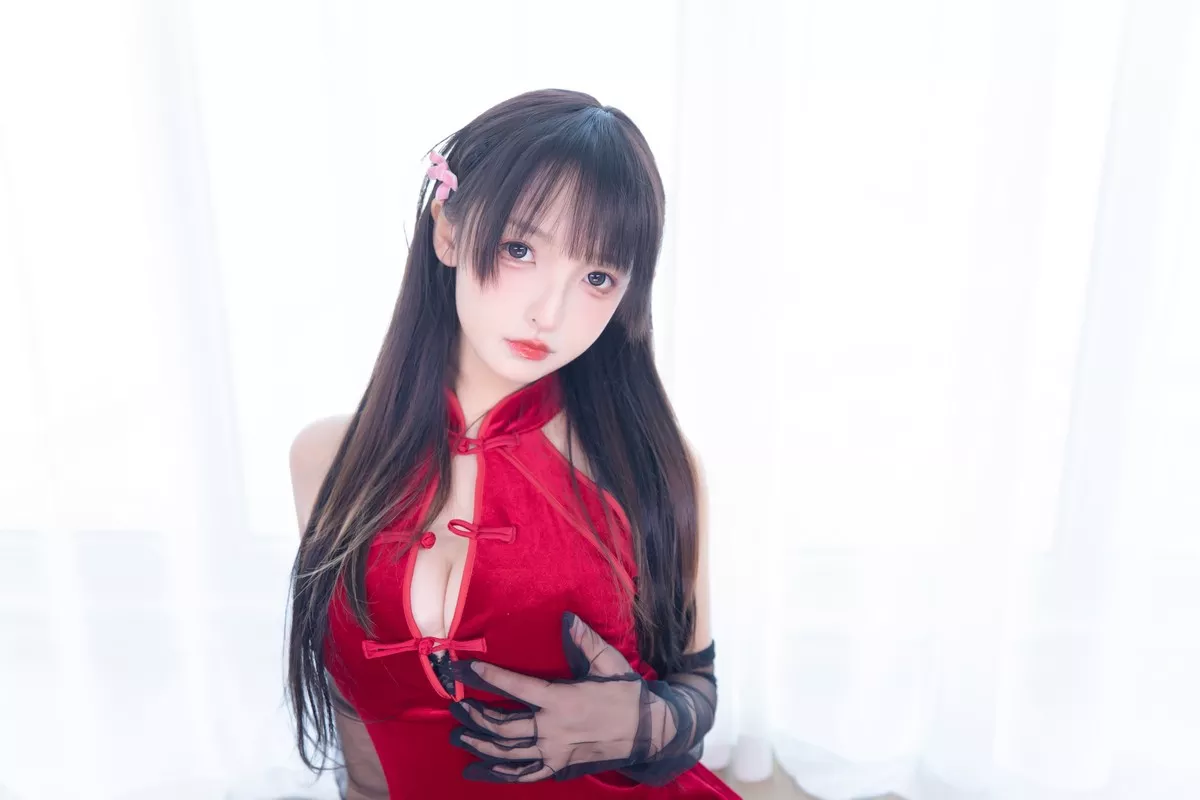 萝莉美女神楽坂真冬甜蜜皮鞭主题私房性感红色旗袍配黑丝吊袜极致魅惑写真75P