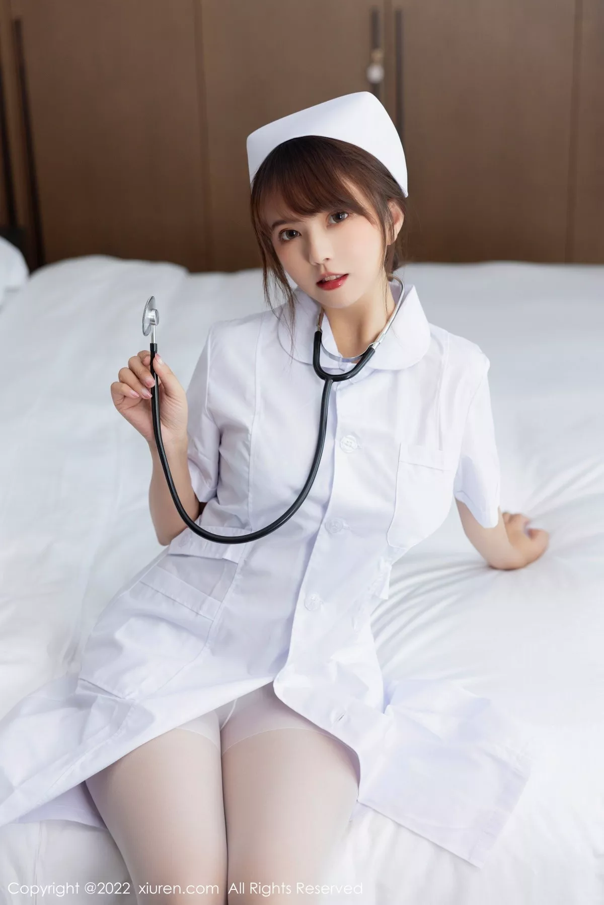 XiuRen第5353期_模特张思允Nice性感白色护士服饰配超薄无内肉丝惹火诱惑写真60P