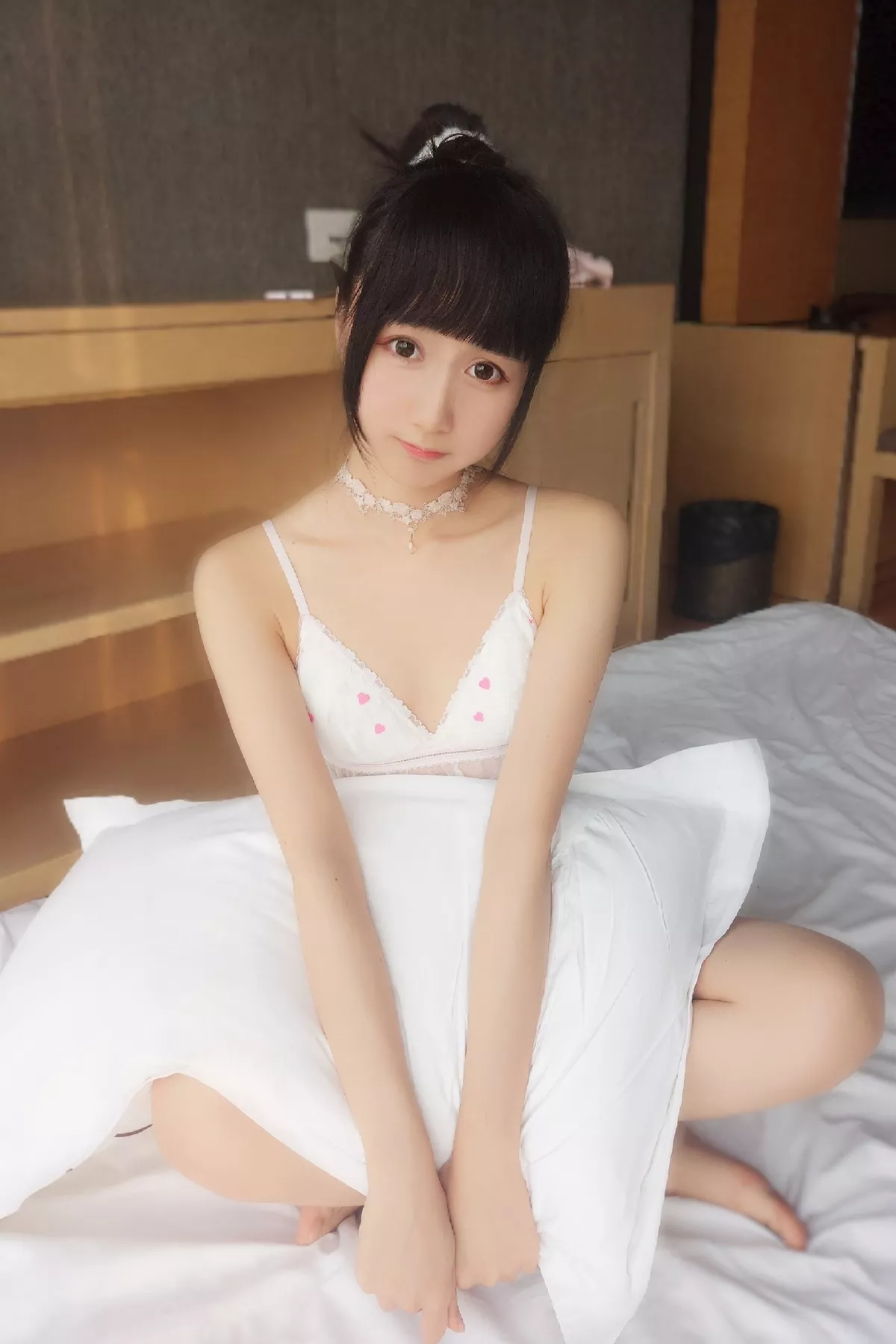 萌系小姐姐木绵绵OwO暖洋洋私房主题床上性感白色内衣秀完美身材靓丽迷人写真28P