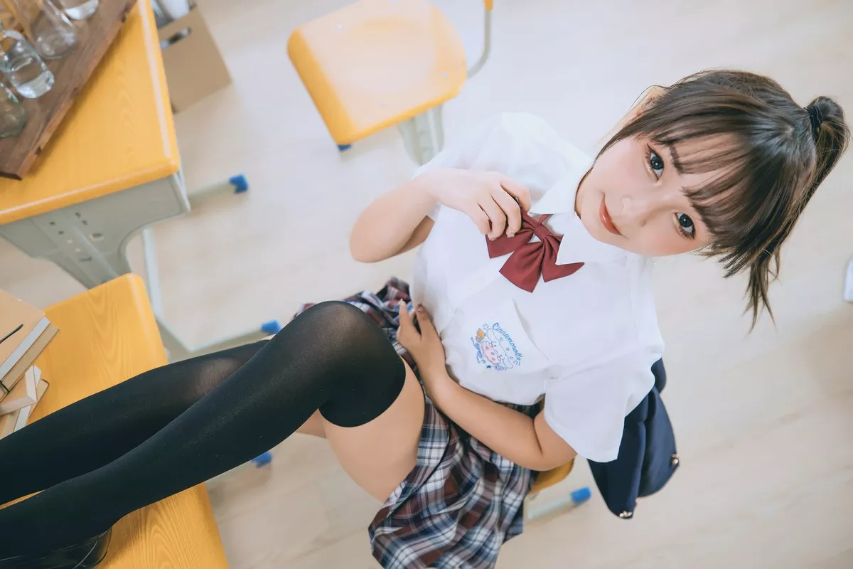 萝莉美女神楽板真冬百合教室主题教室里师生情主题性感白T配黑丝袜诱惑写真150P