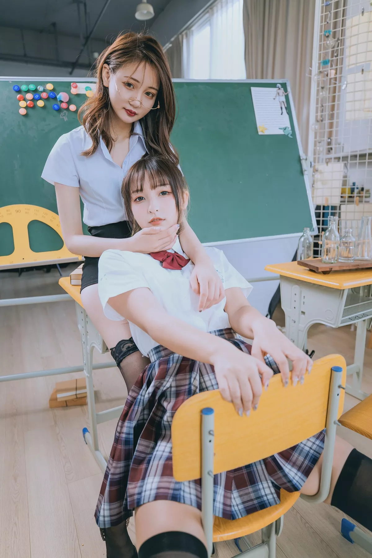 萝莉美女神楽板真冬百合教室主题教室里师生情主题性感白T配黑丝袜诱惑写真150P
