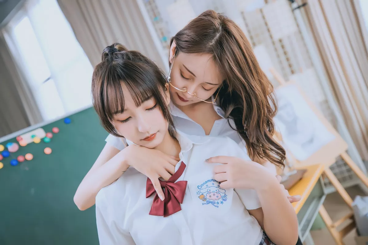 萝莉美女神楽板真冬百合教室主题教室里师生情主题性感白T配黑丝袜诱惑写真150P