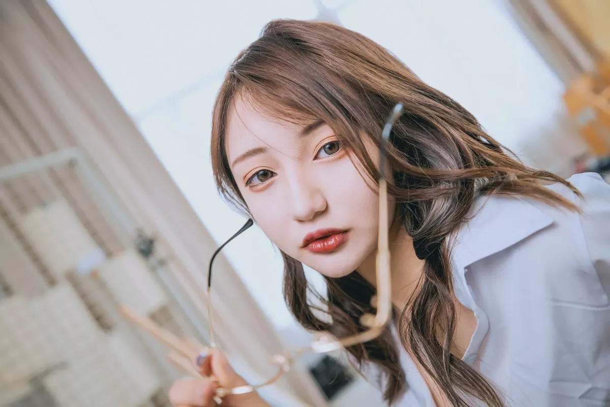萝莉美女神楽板真冬百合教室主题教室里师生情主题性感白T配黑丝袜诱惑写真150P