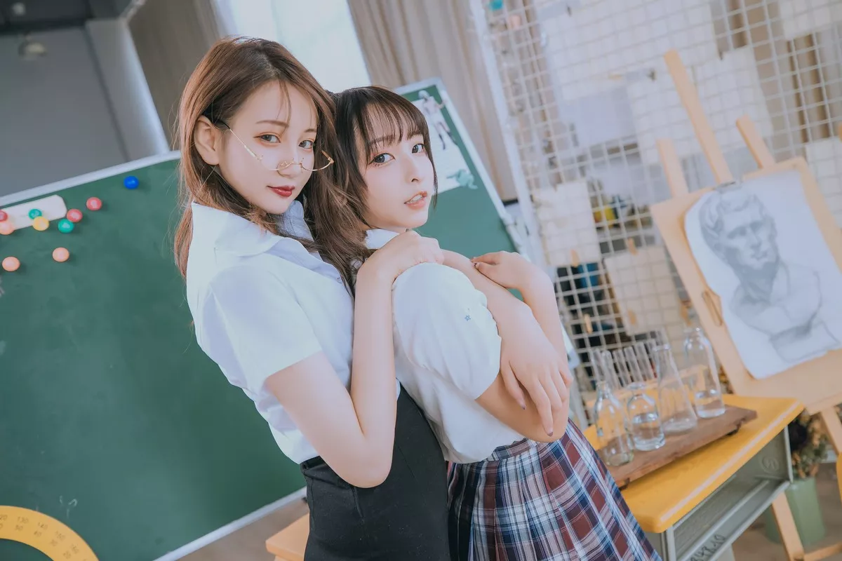 萝莉美女神楽板真冬百合教室主题教室里师生情主题性感白T配黑丝袜诱惑写真150P
