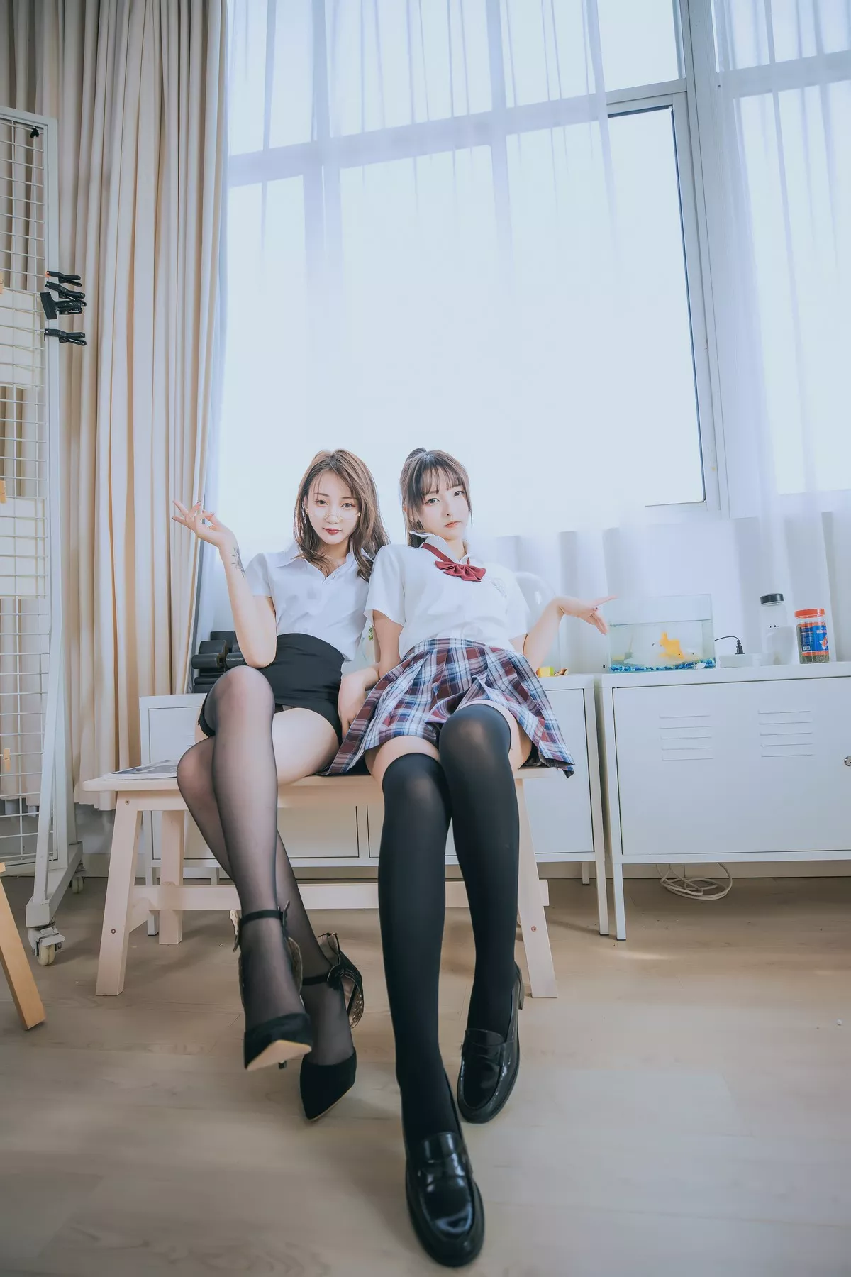 萝莉美女神楽板真冬百合教室主题教室里师生情主题性感白T配黑丝袜诱惑写真150P