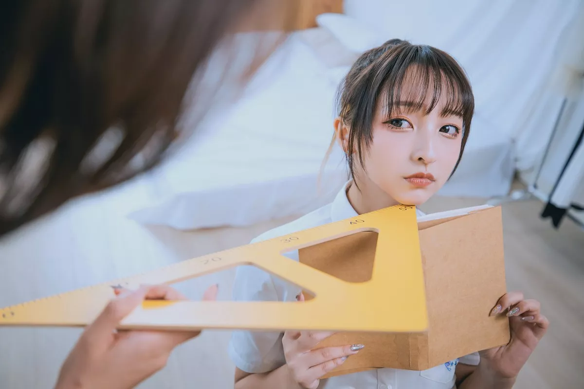 萝莉美女神楽板真冬百合教室主题教室里师生情主题性感白T配黑丝袜诱惑写真150P